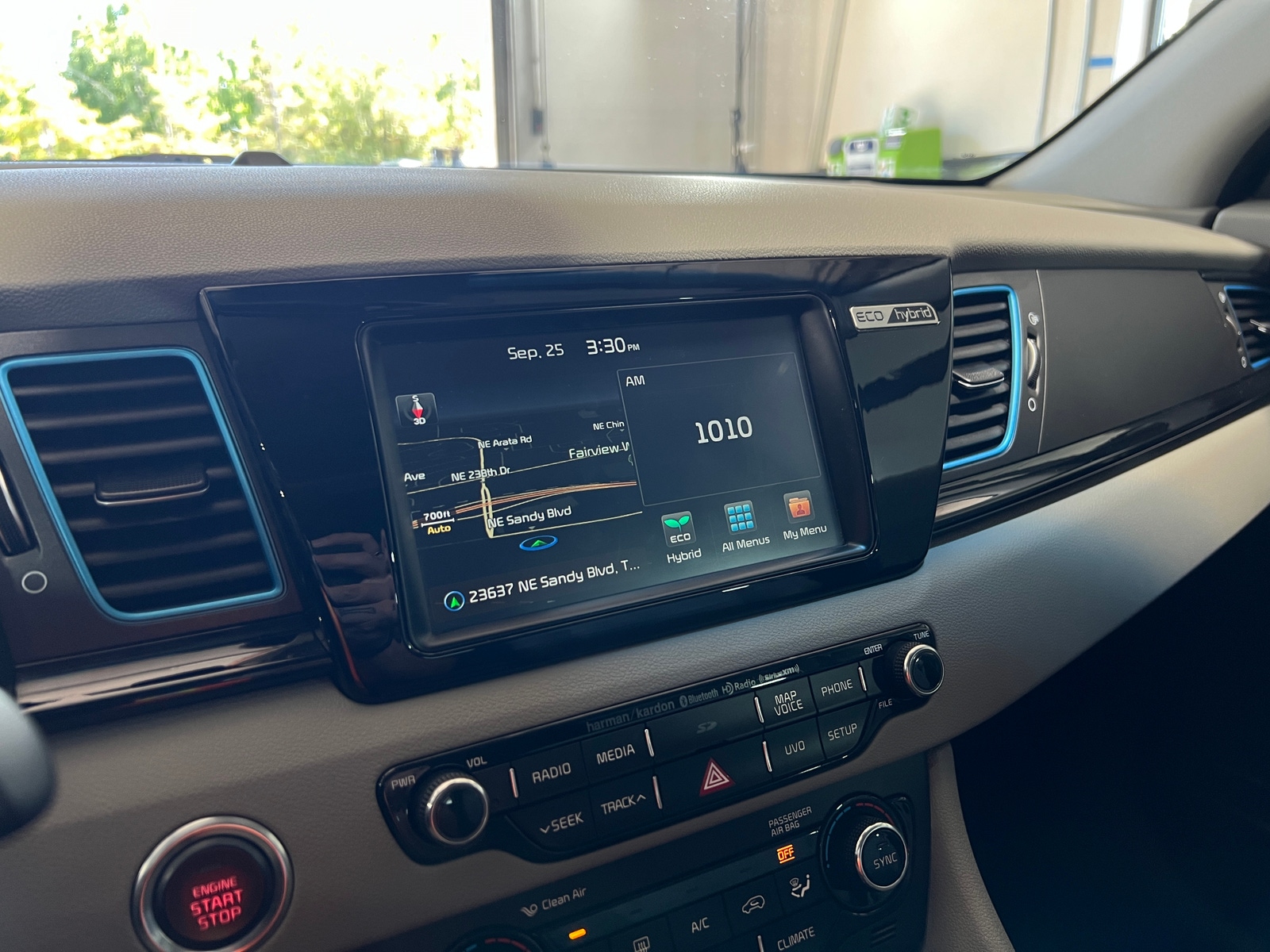 Thumbnail: 2017 Kia Niro - 3