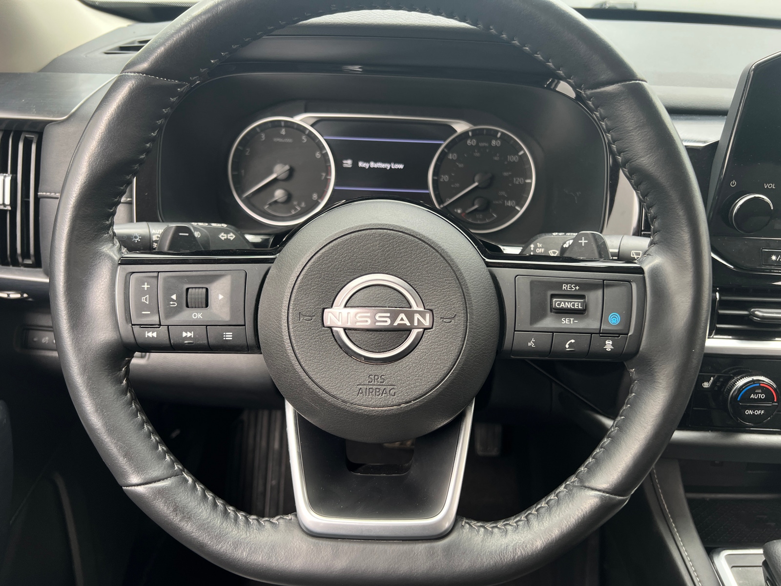 Thumbnail: 2023 Nissan Pathfinder - 4