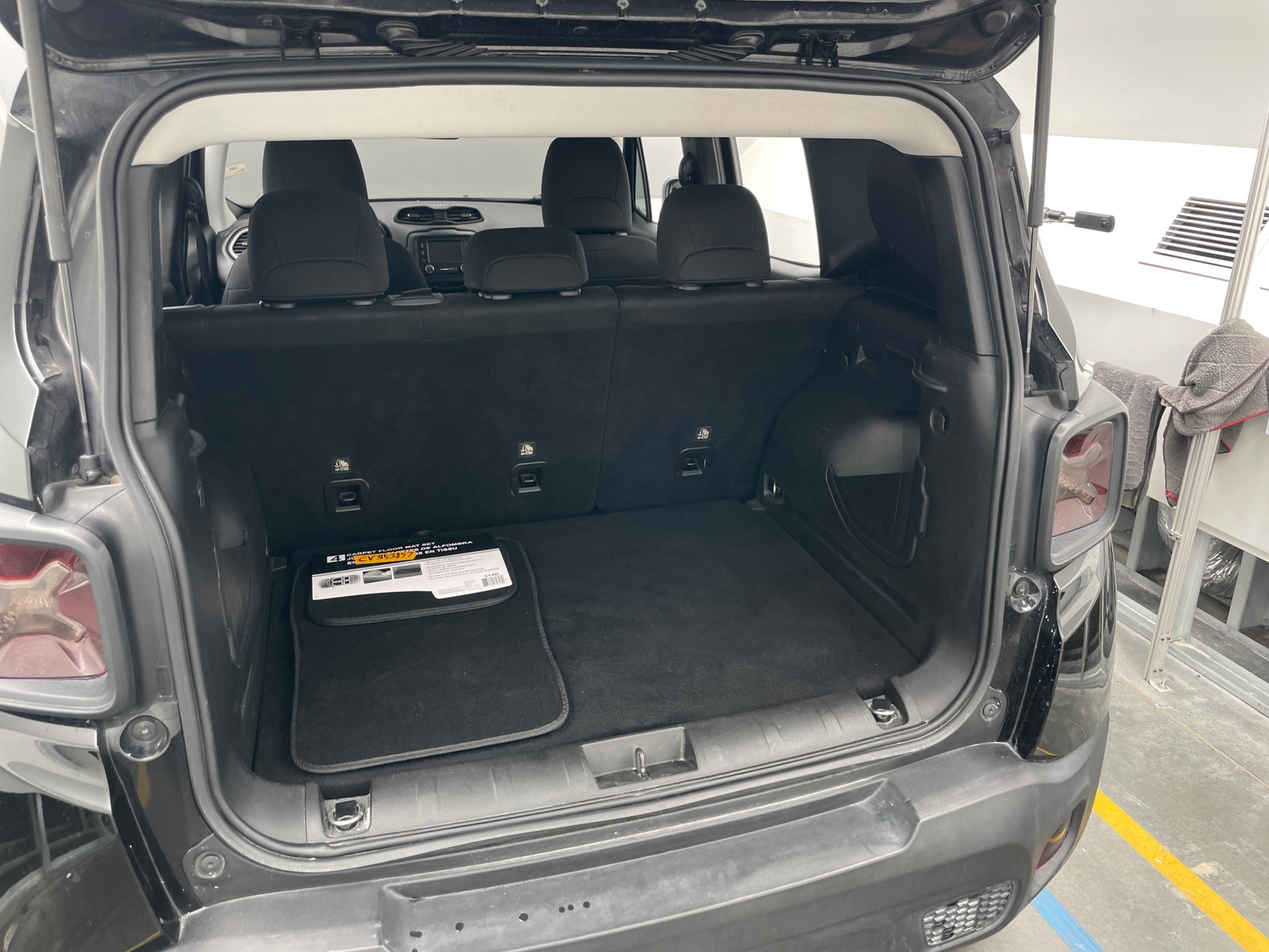 Thumbnail: 2020 Jeep Renegade - 7