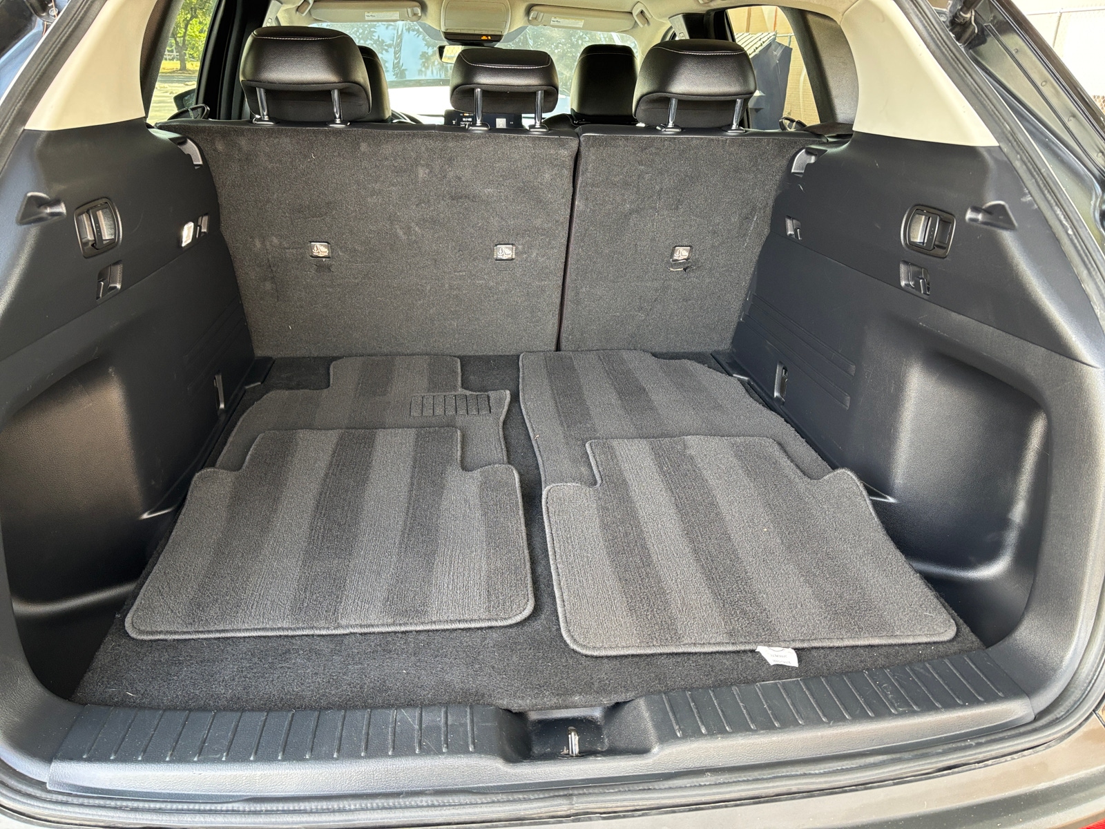 Thumbnail: 2025 Mazda CX-50 - 4