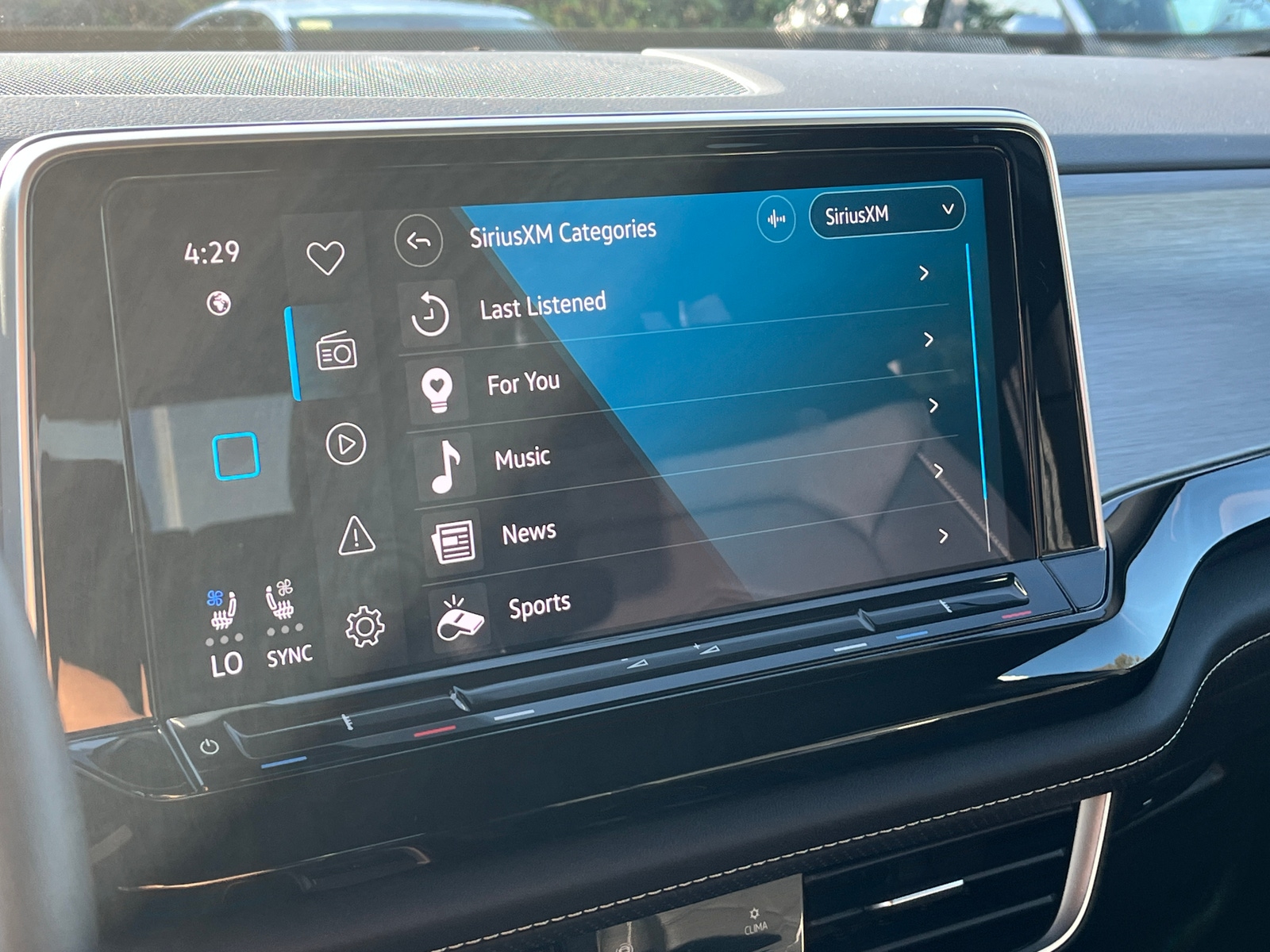 Thumbnail: 2025 Volkswagen Atlas - 3