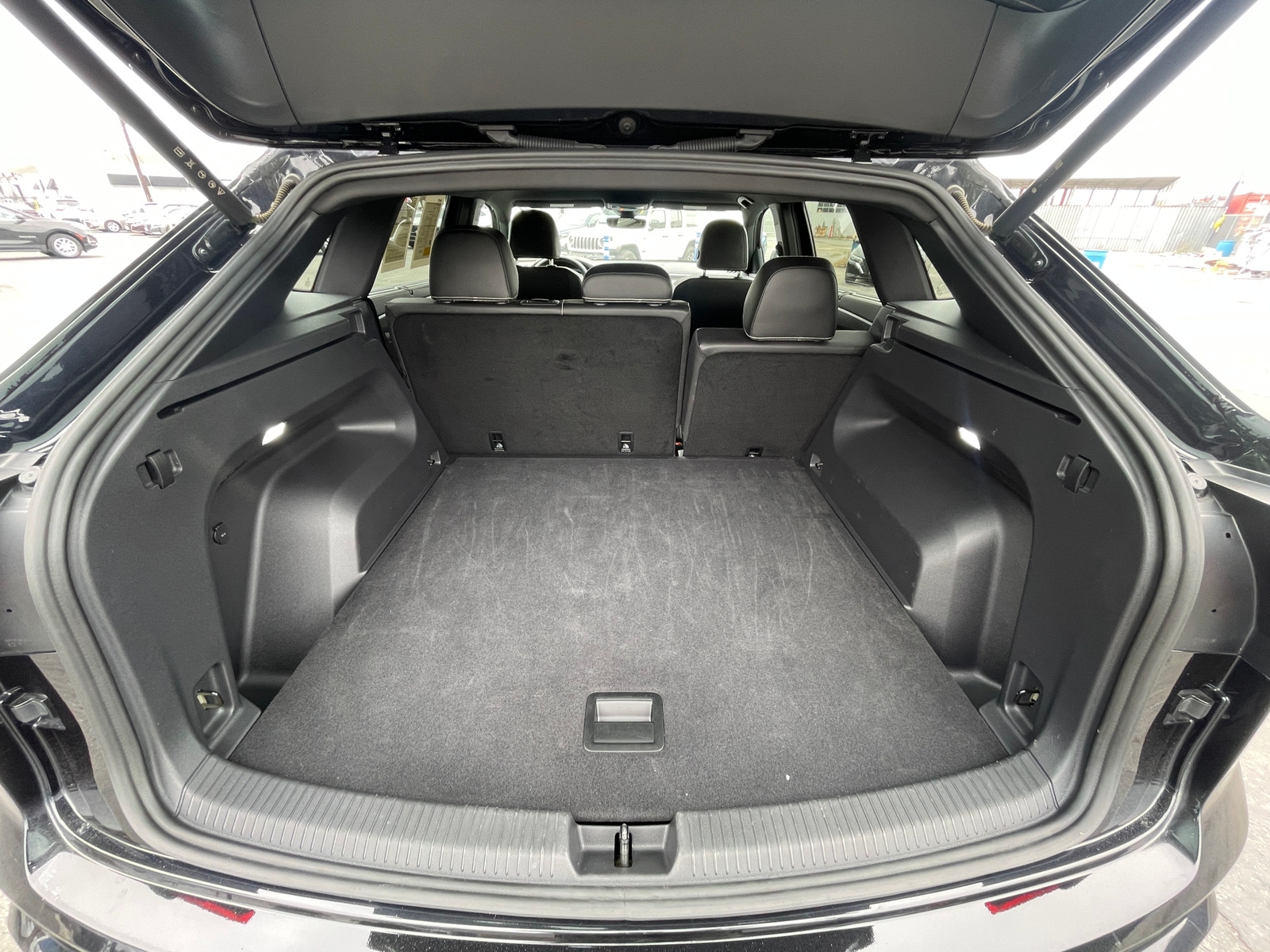 Thumbnail: 2025 Volkswagen Atlas - 6