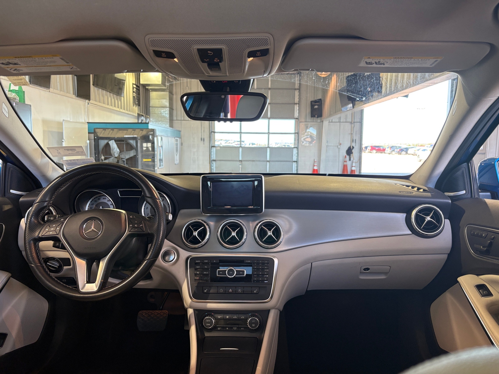 Thumbnail: 2015 Mercedes-Benz GLA - 2