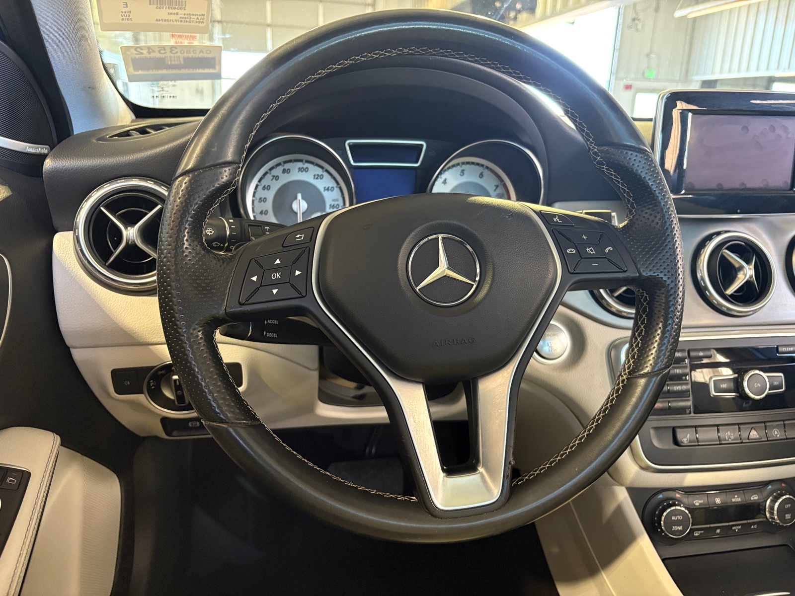 Thumbnail: 2015 Mercedes-Benz GLA - 4