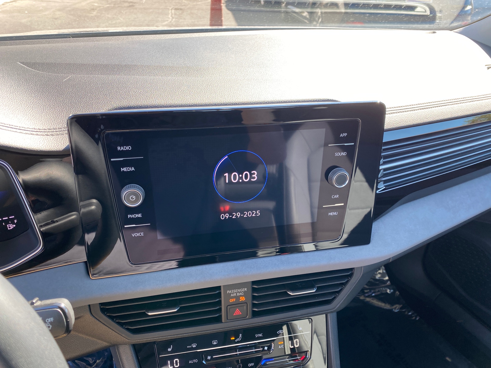 Thumbnail: 2025 Volkswagen Jetta - 4