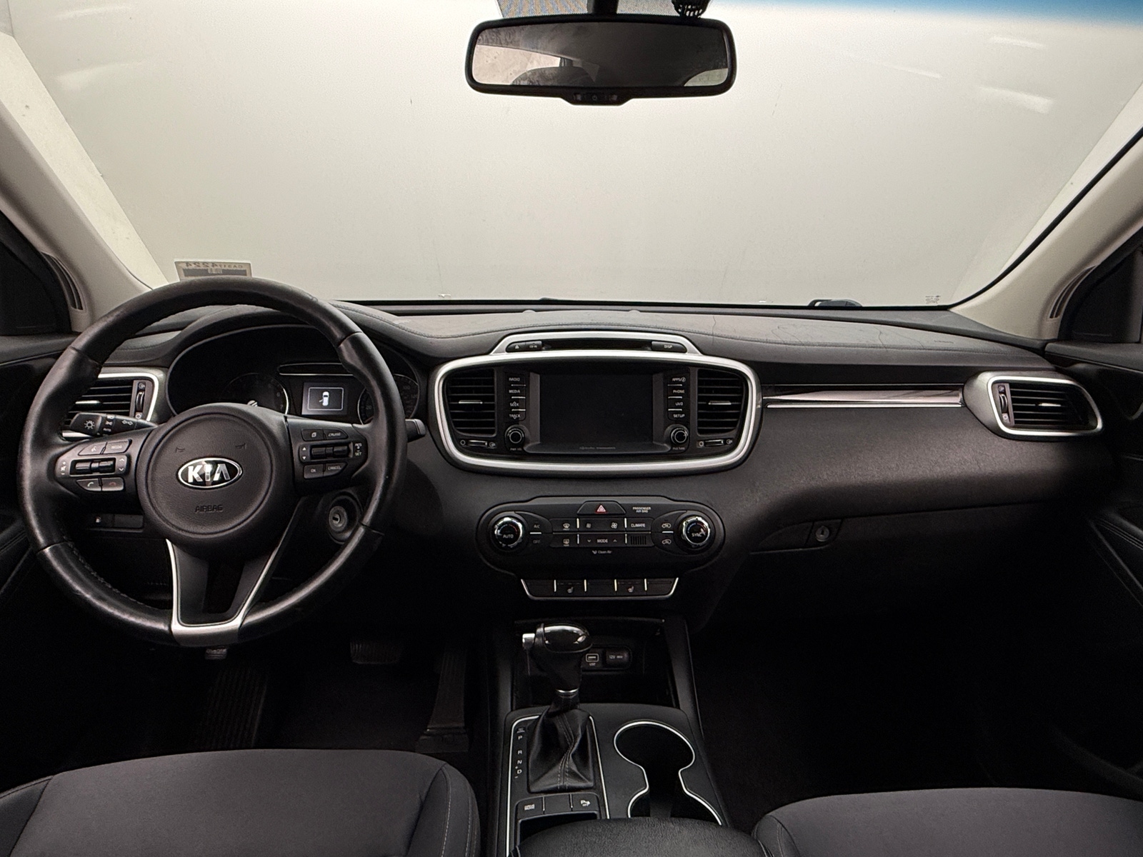Thumbnail: 2018 Kia Sorento - 3