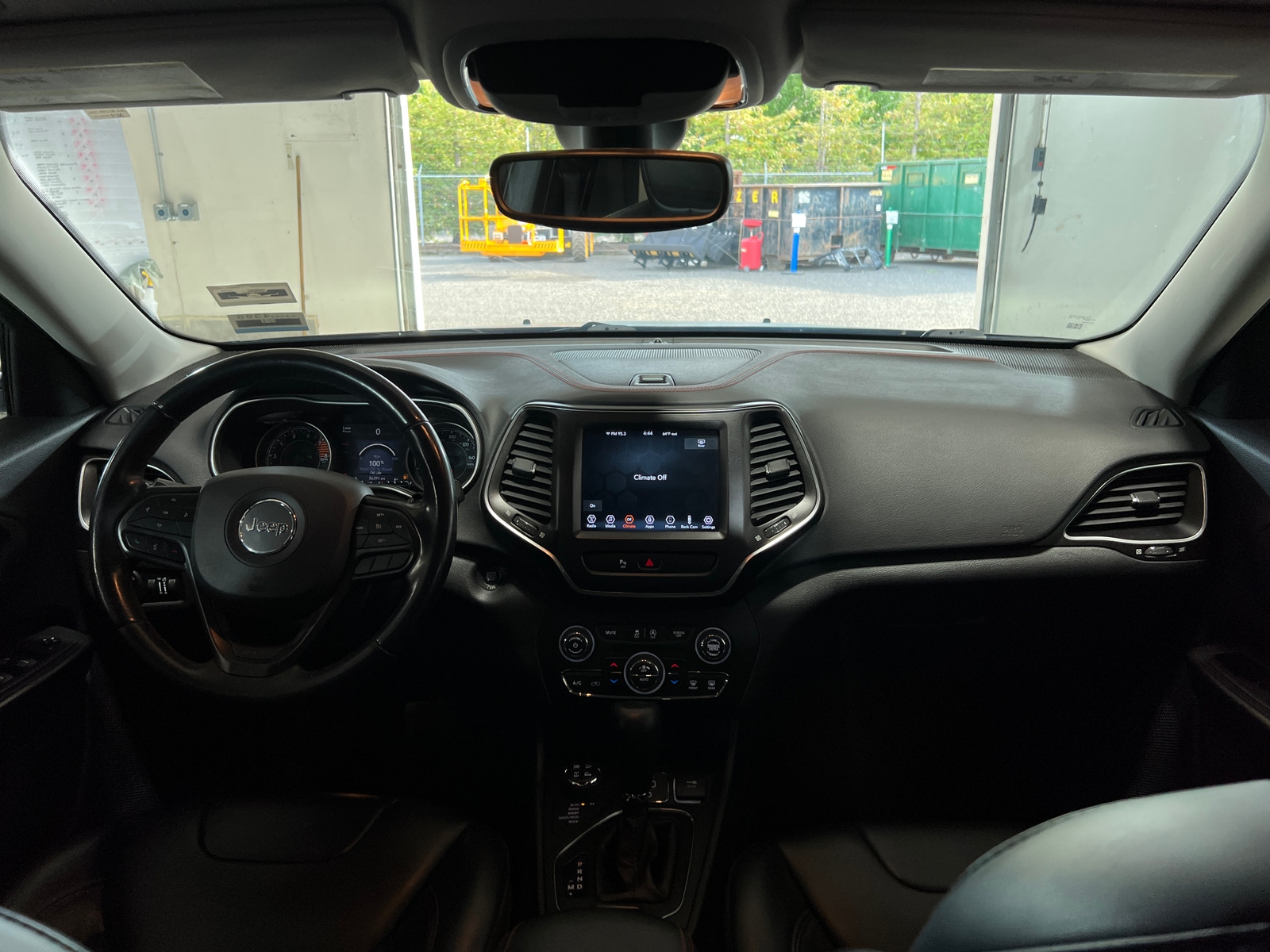 Thumbnail: 2020 Jeep Cherokee - 3