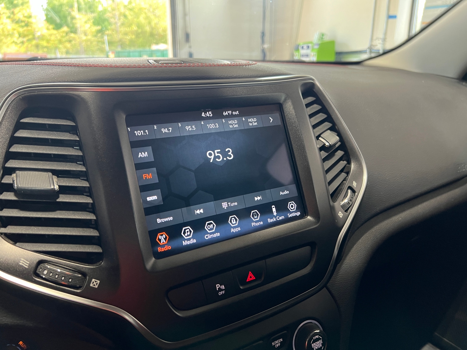 Thumbnail: 2020 Jeep Cherokee - 4