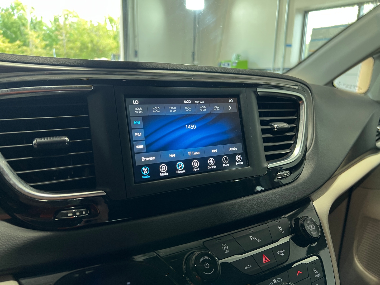 Thumbnail: 2020 Chrysler Pacifica - 3