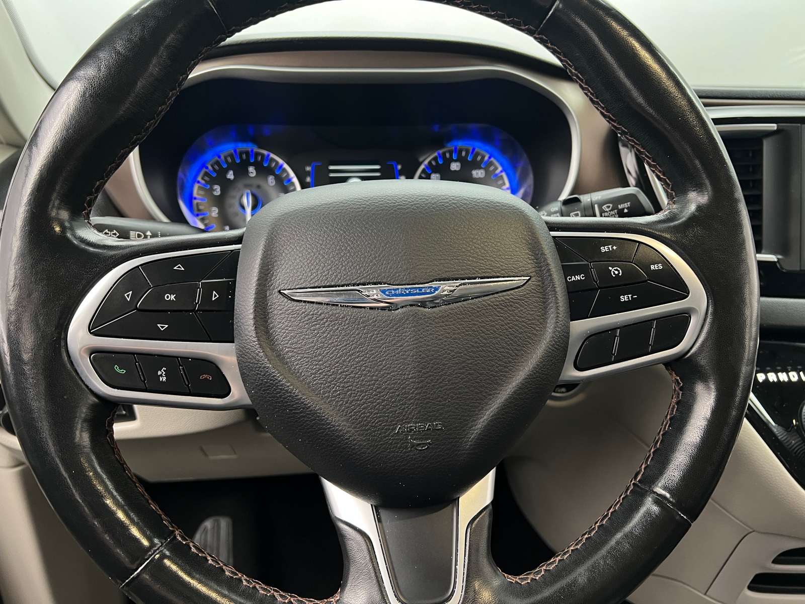 Thumbnail: 2019 Chrysler Pacifica - 4