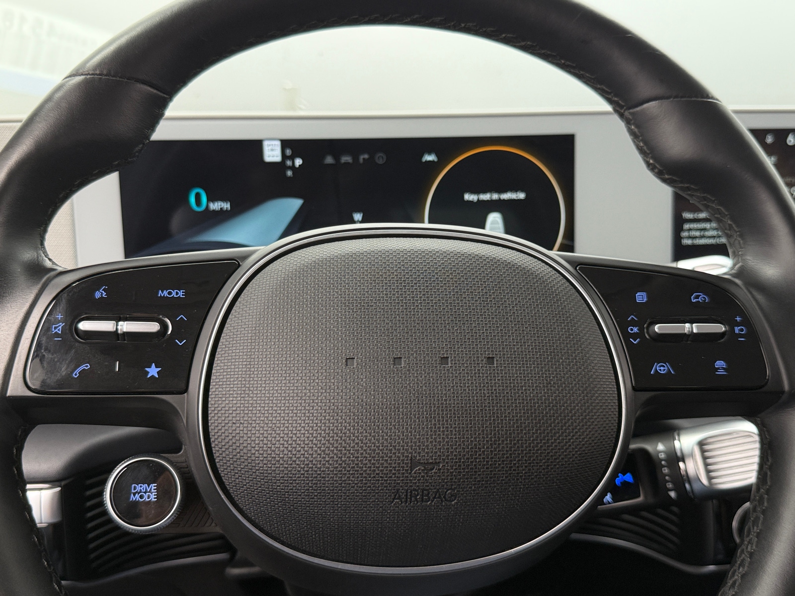 Thumbnail: 2022 Hyundai Ioniq 5 - 4