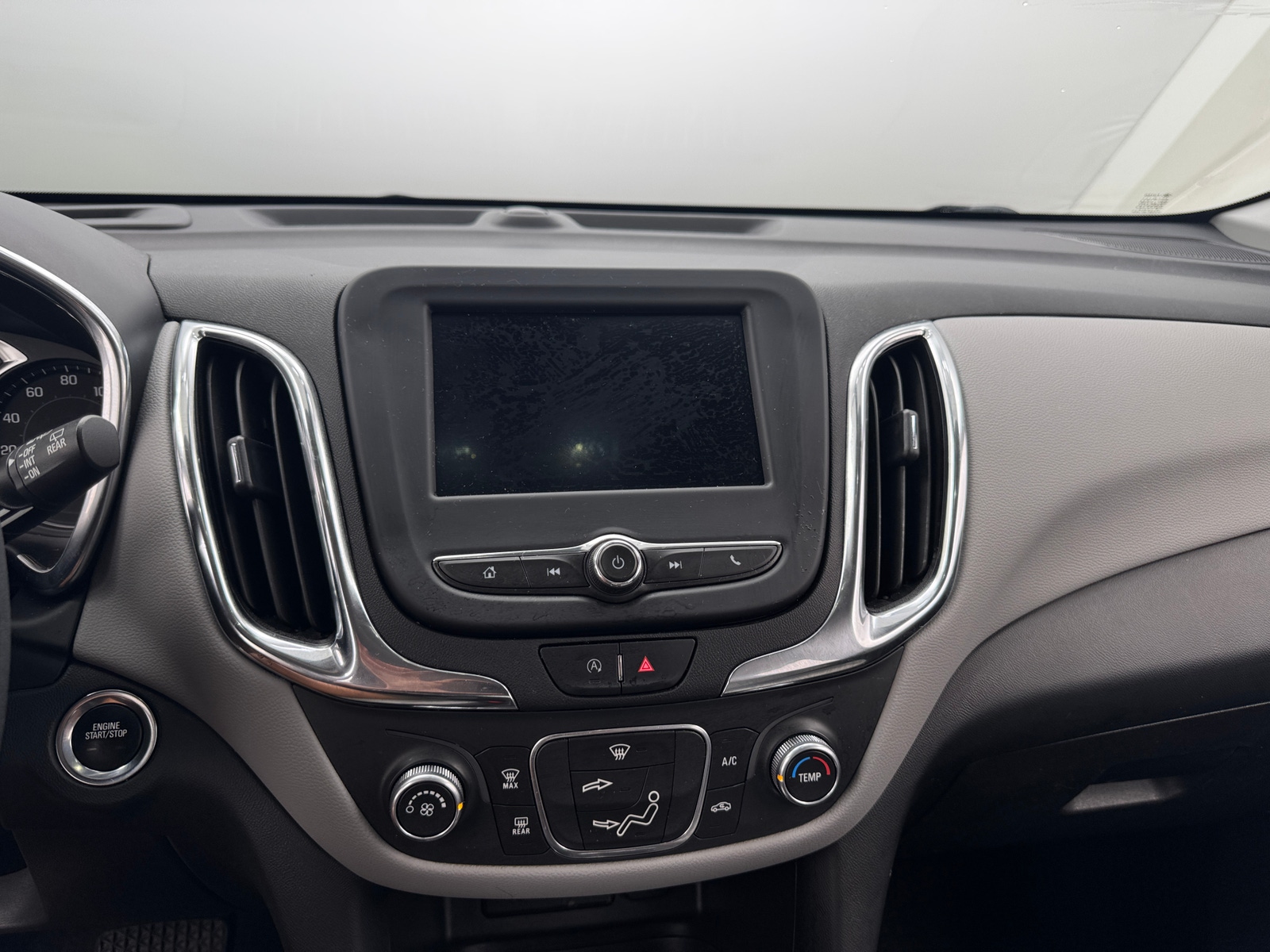 Thumbnail: 2022 Chevrolet Equinox - 4