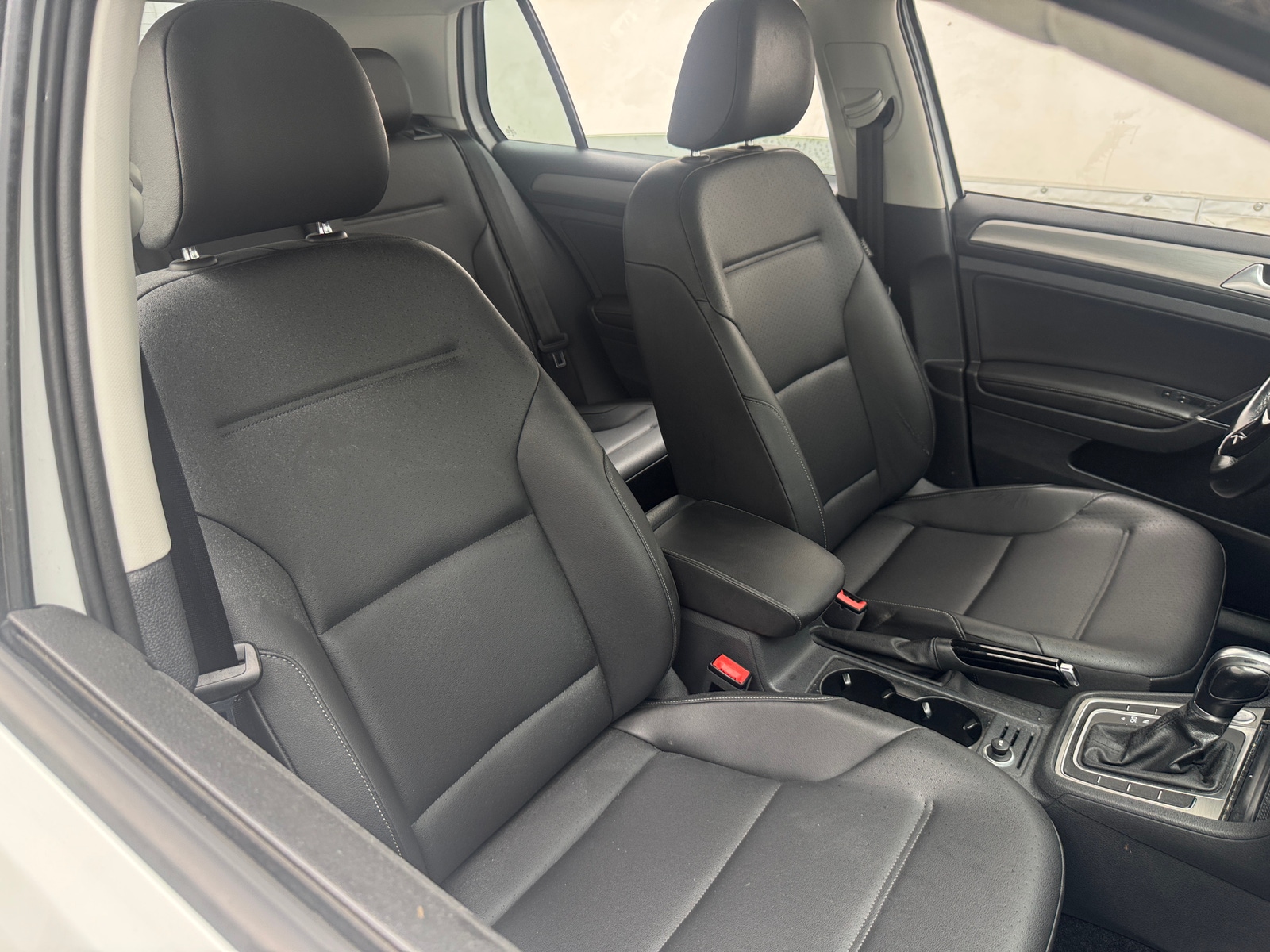 Thumbnail: 2016 Volkswagen Golf - 2