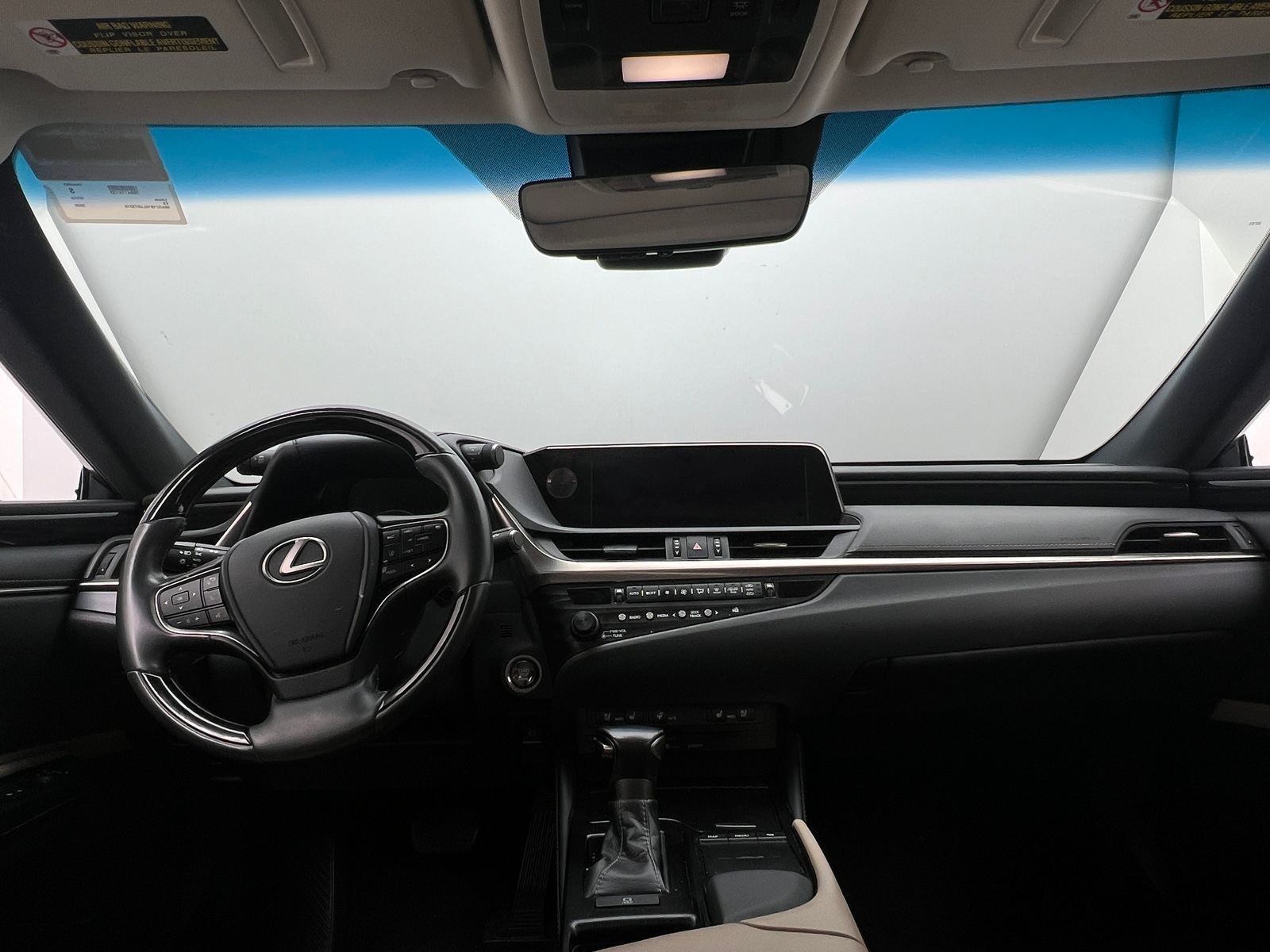 Thumbnail: 2020 Lexus ES - 2