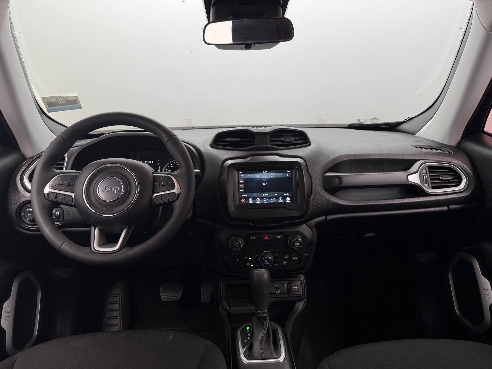 Thumbnail: 2019 Jeep Renegade - 3