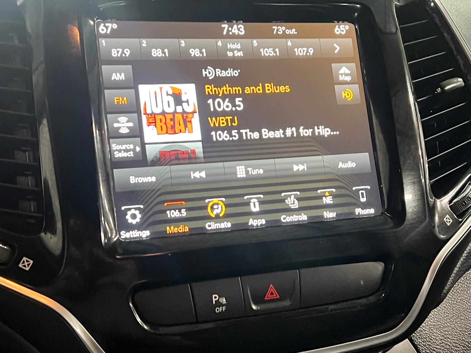 Thumbnail: 2019 Jeep Cherokee - 3