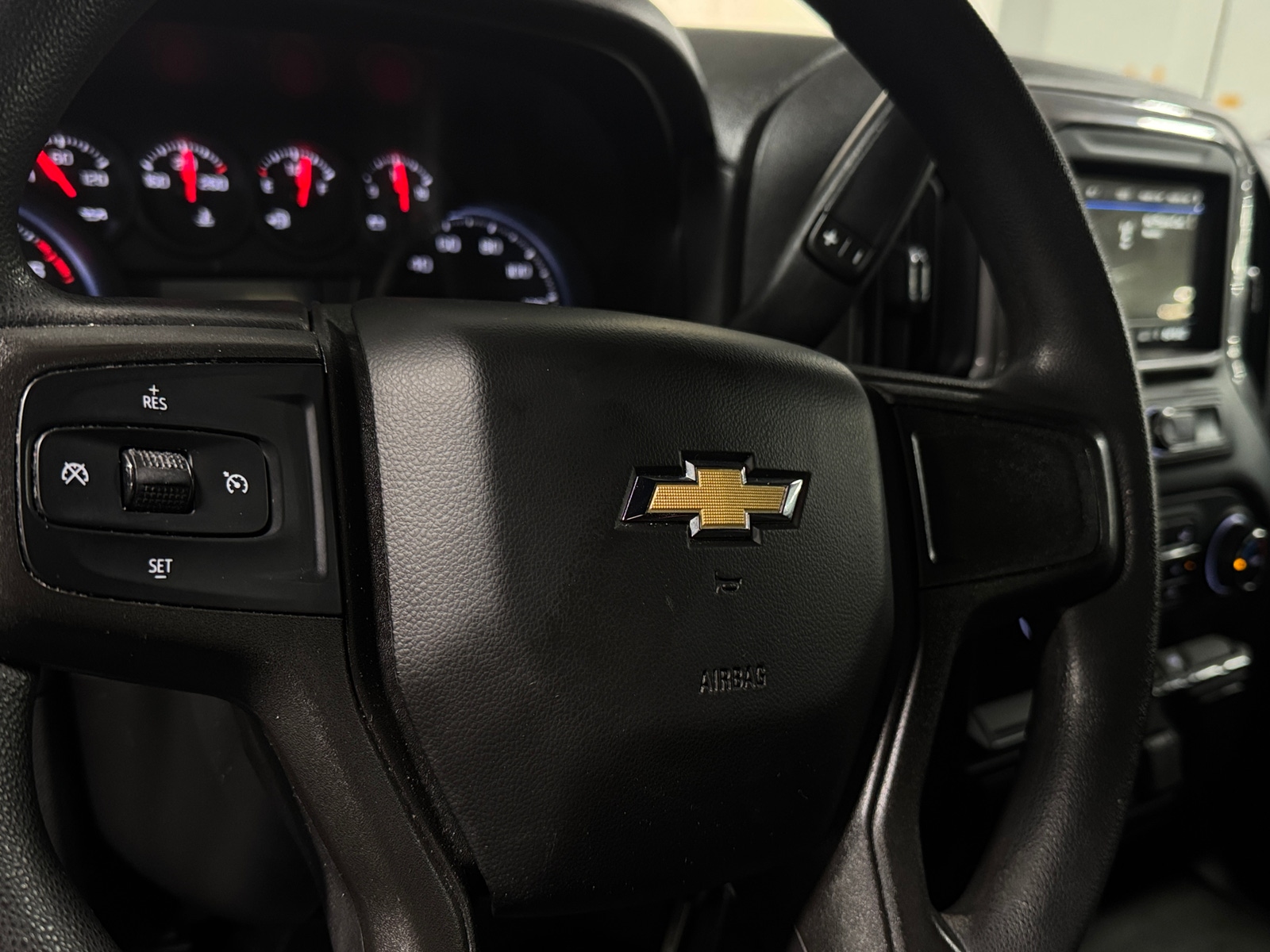 Thumbnail: 2019 Chevrolet Silverado 1500 - 5