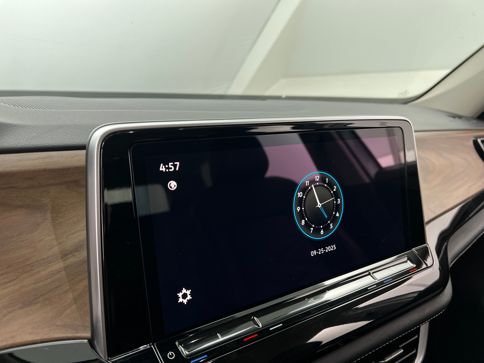 Thumbnail: 2025 Volkswagen Atlas - 3