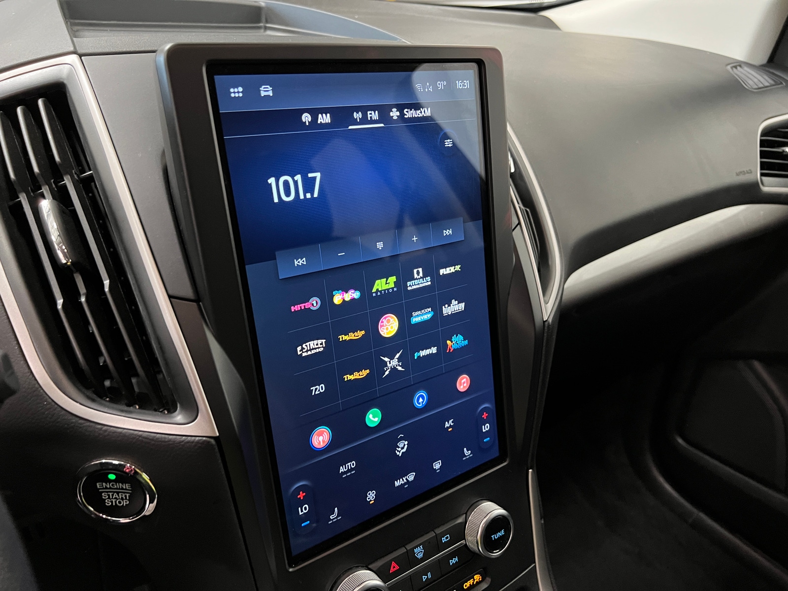Thumbnail: 2024 Ford Edge - 3