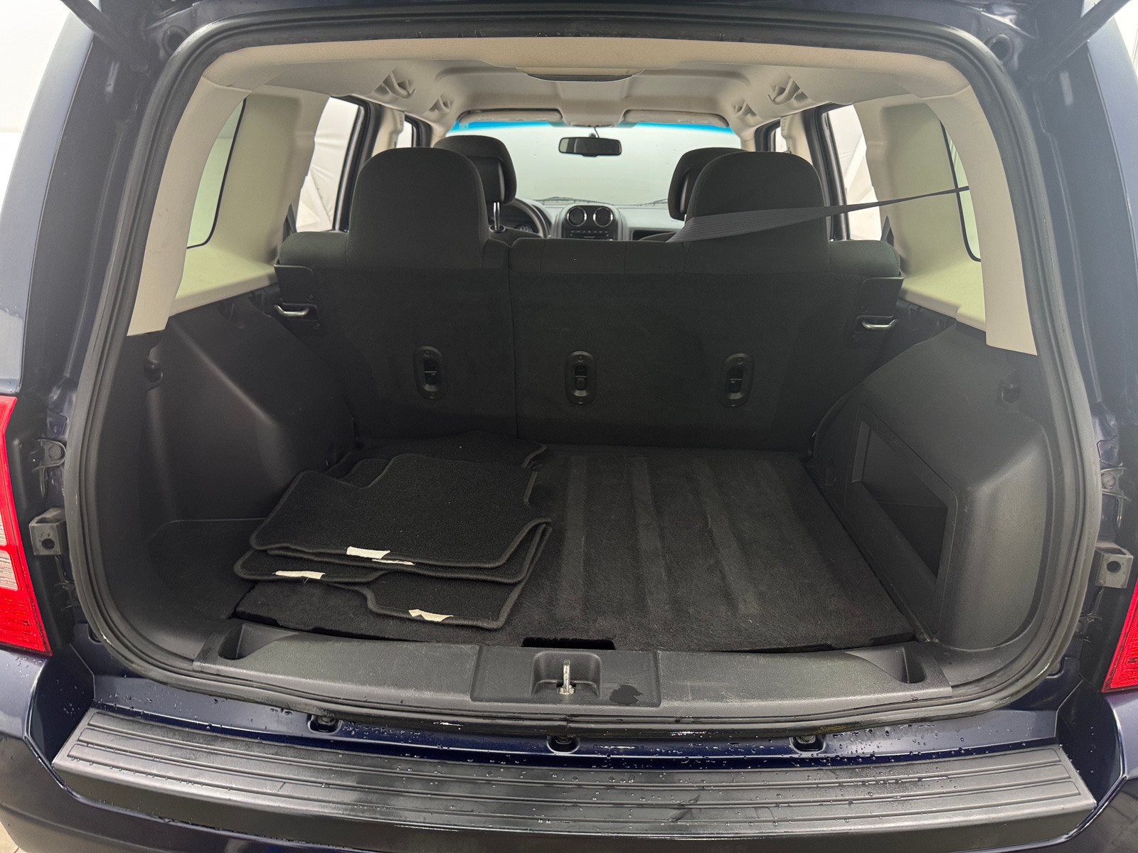 Thumbnail: 2016 Jeep Patriot - 7