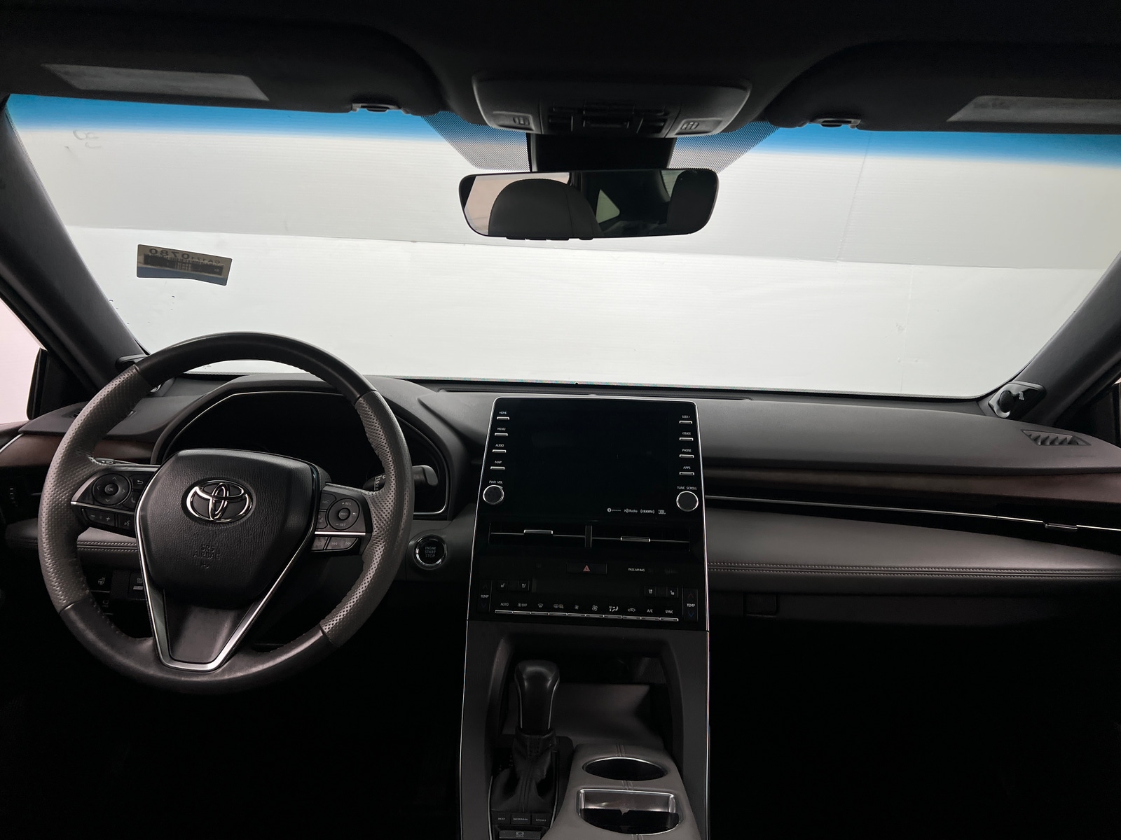 Thumbnail: 2022 Toyota Avalon - 2