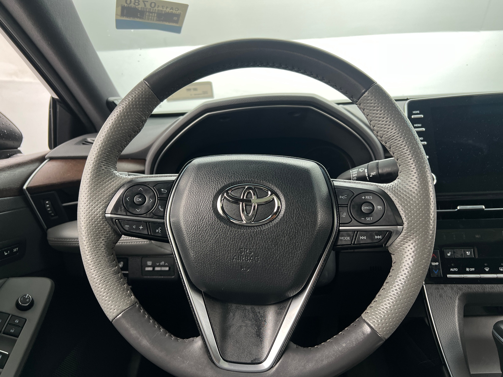 Thumbnail: 2022 Toyota Avalon - 4