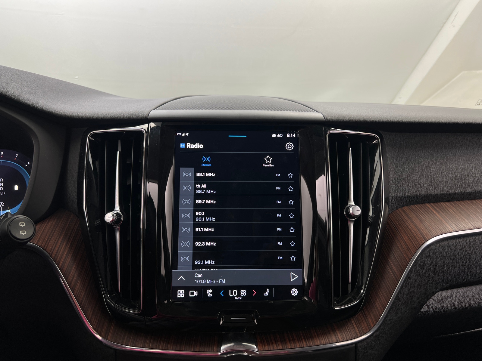 Thumbnail: 2023 Volvo XC60 - 3