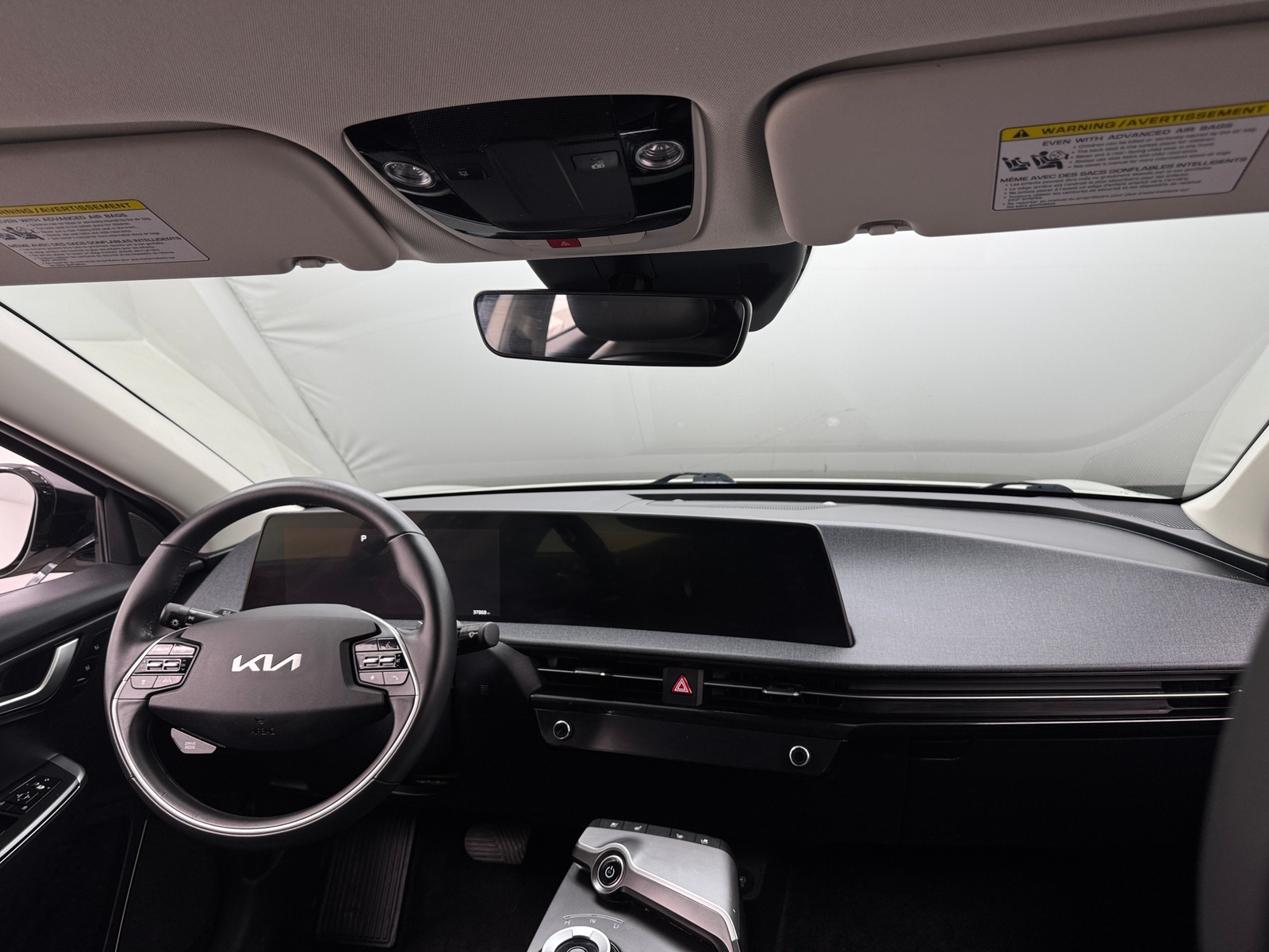 Thumbnail: 2022 Kia EV6 - 2