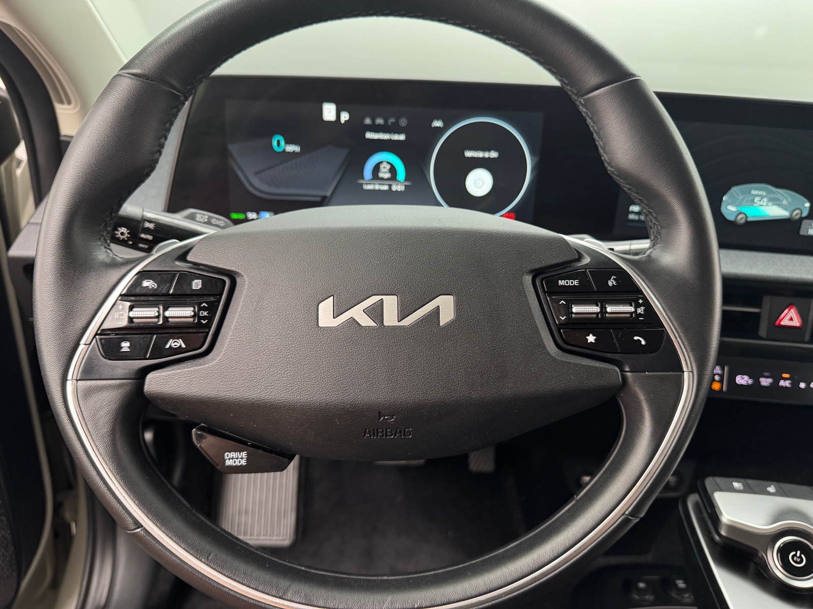 Thumbnail: 2022 Kia EV6 - 4
