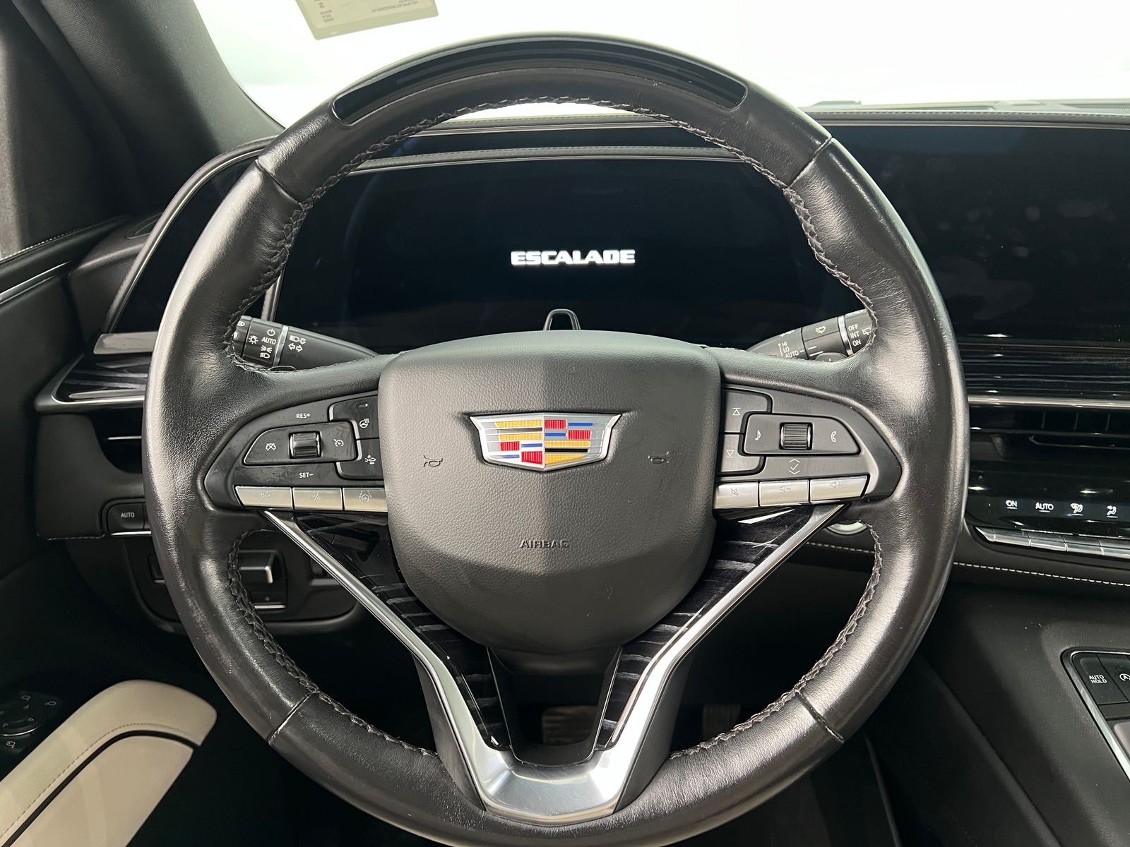 Thumbnail: 2022 Cadillac Escalade - 4