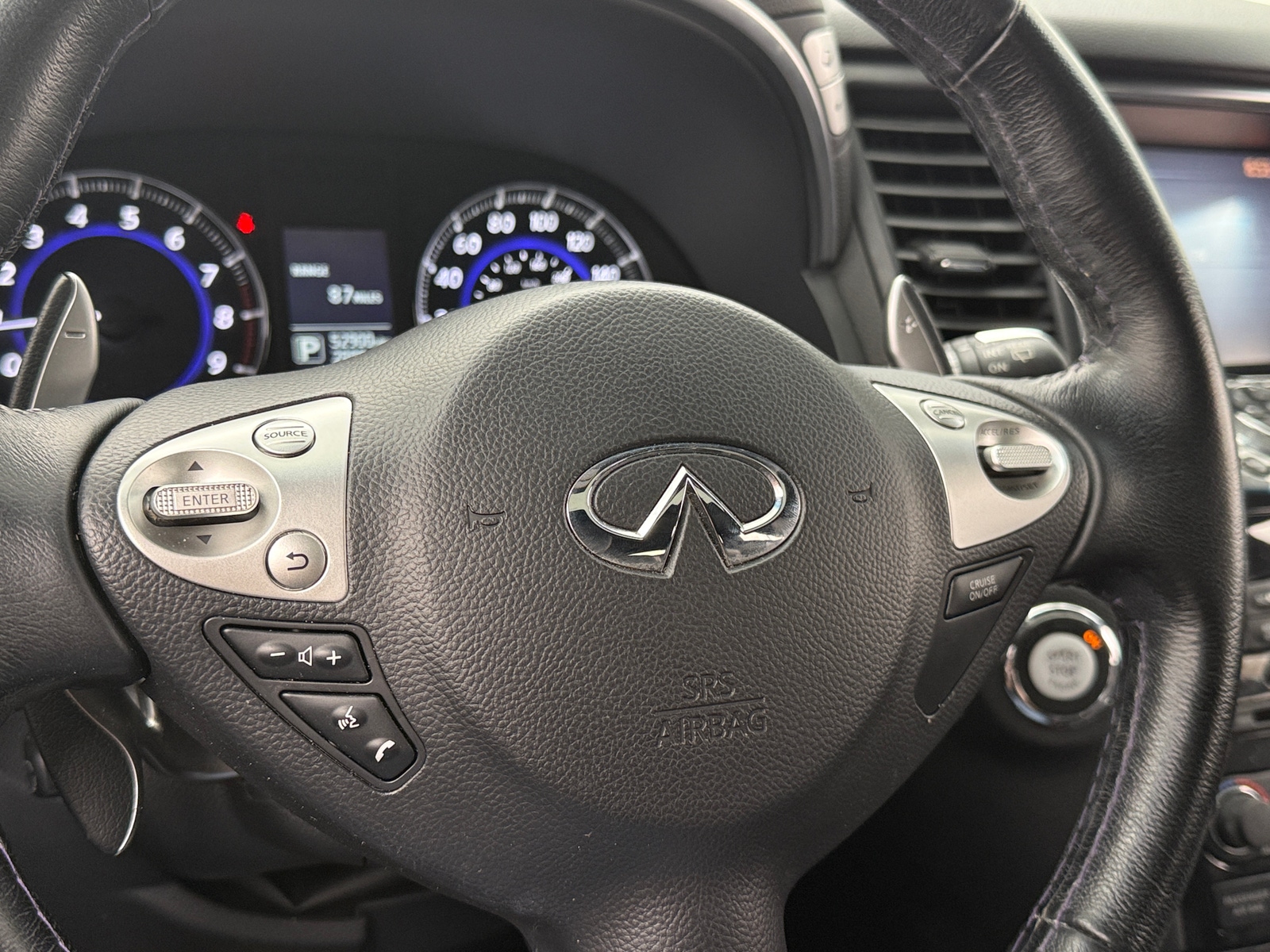 Thumbnail: 2017 INFINITI QX70 - 4