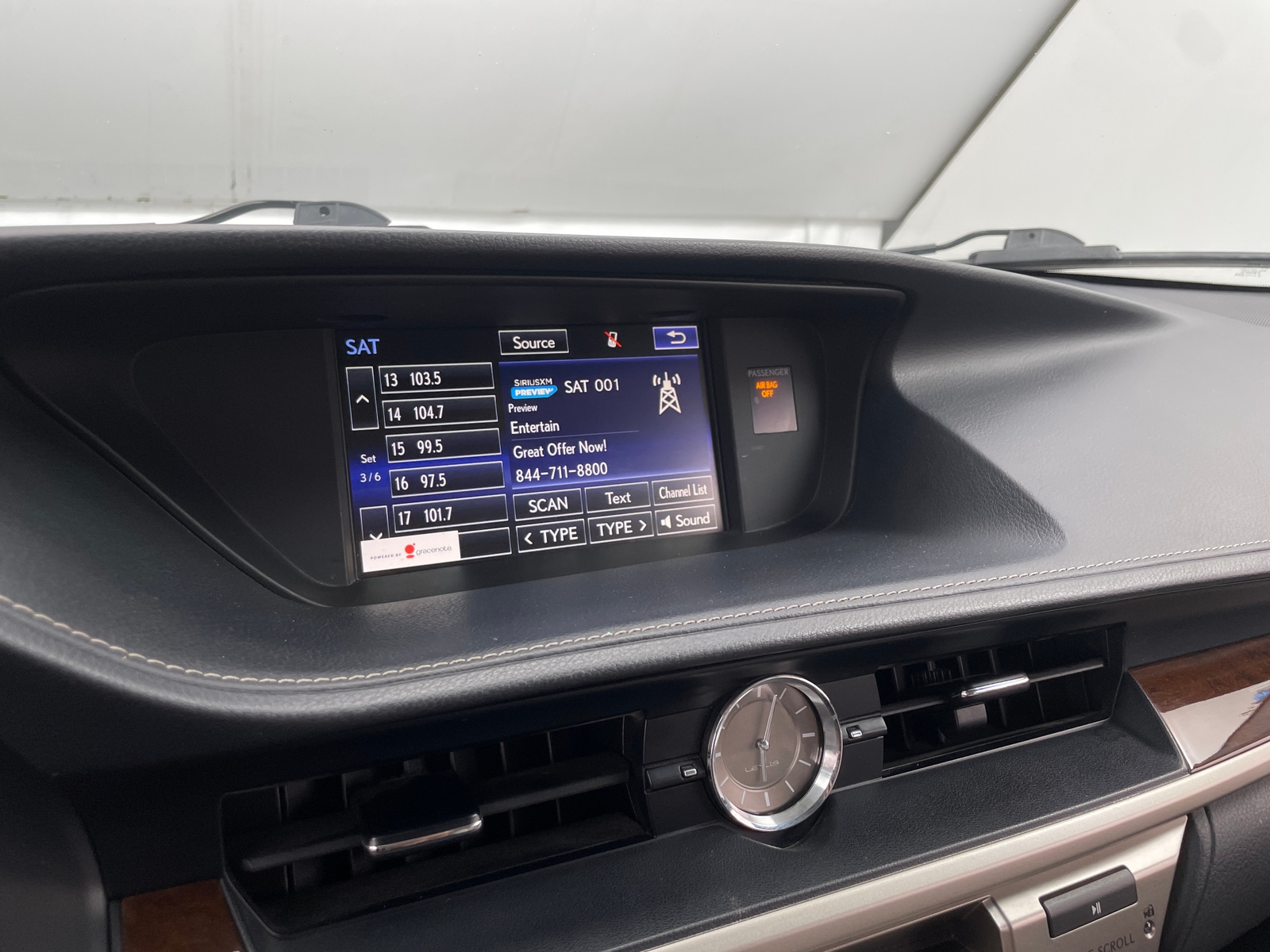 Thumbnail: 2015 Lexus ES - 3