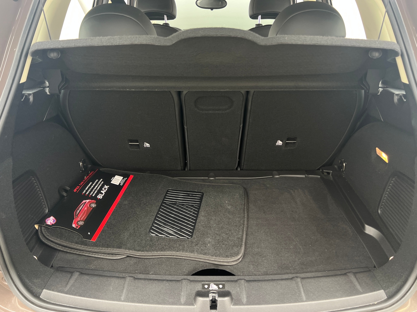 Thumbnail: 2012 MINI Cooper Countryman - 6