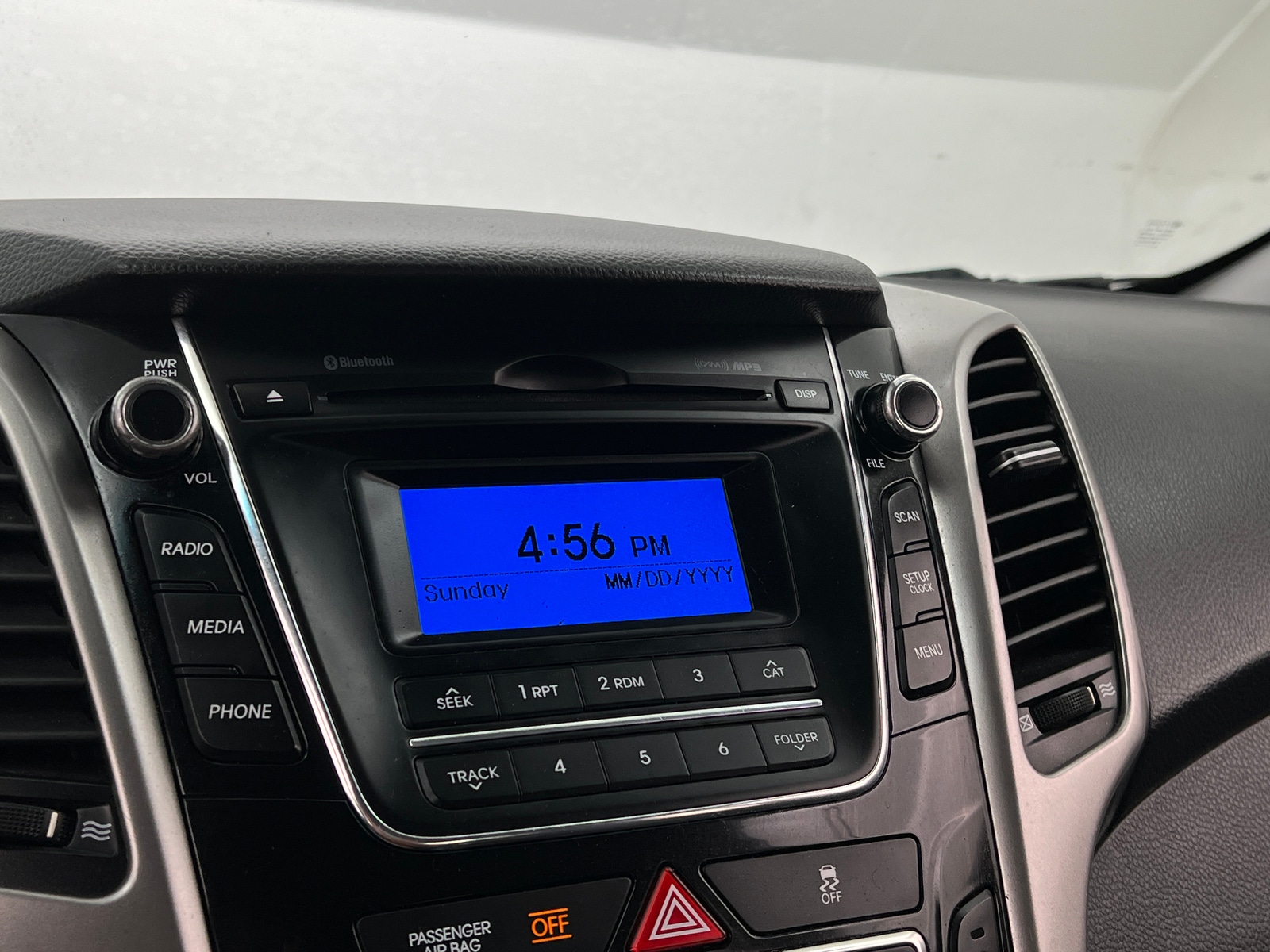 Thumbnail: 2017 Hyundai Elantra - 4