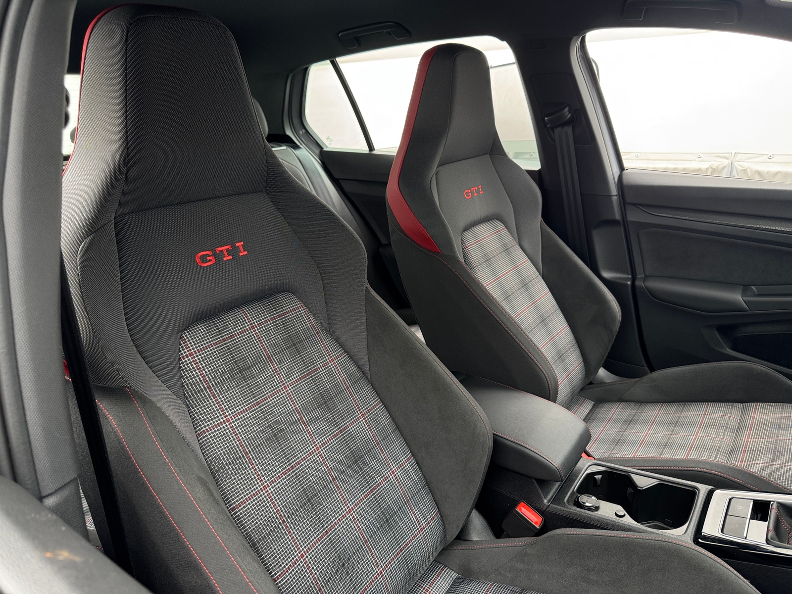 Thumbnail: 2024 Volkswagen Golf - 2