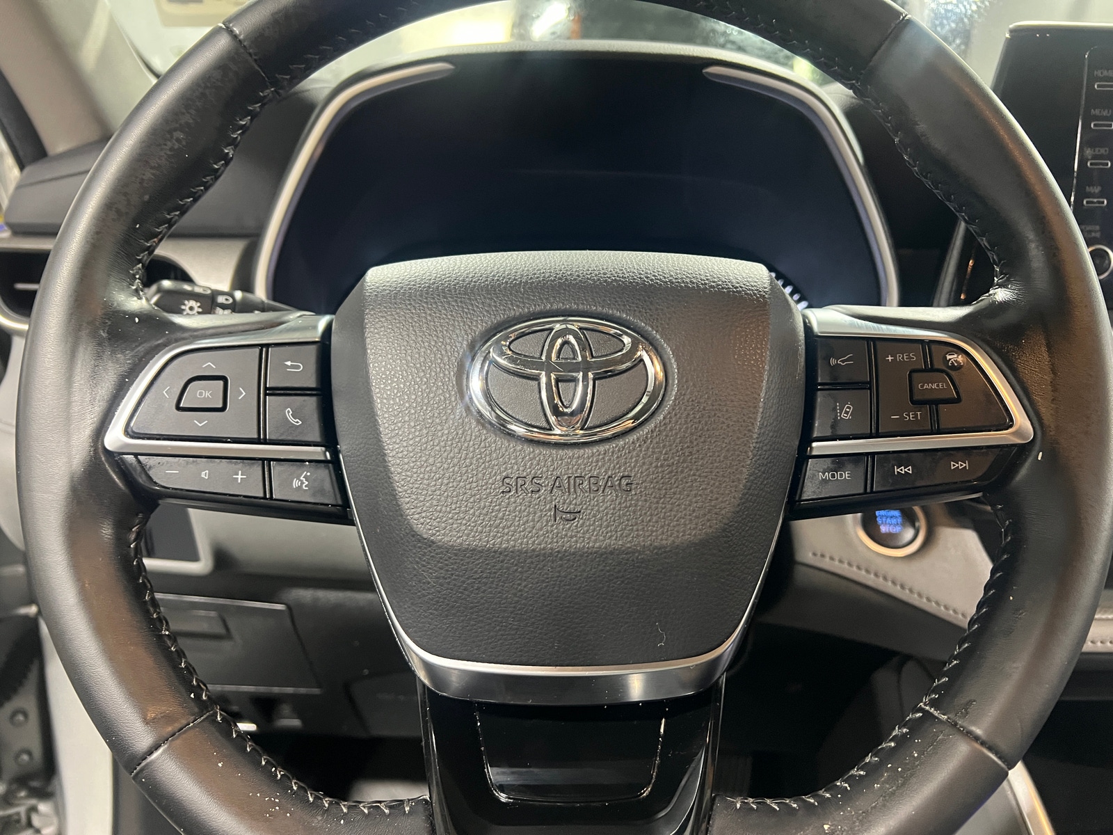 Thumbnail: 2021 Toyota Highlander - 4