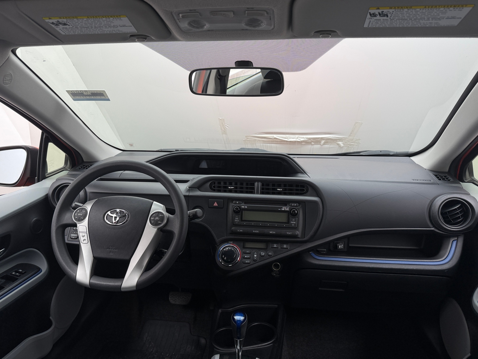 Thumbnail: 2013 Toyota Prius c - 3
