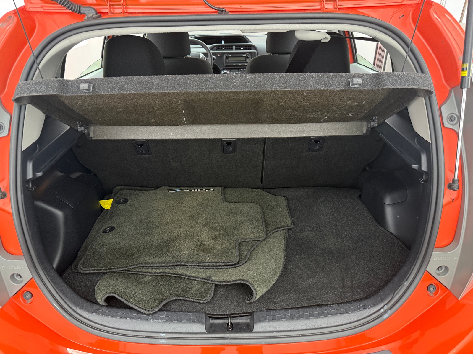 Thumbnail: 2013 Toyota Prius c - 7