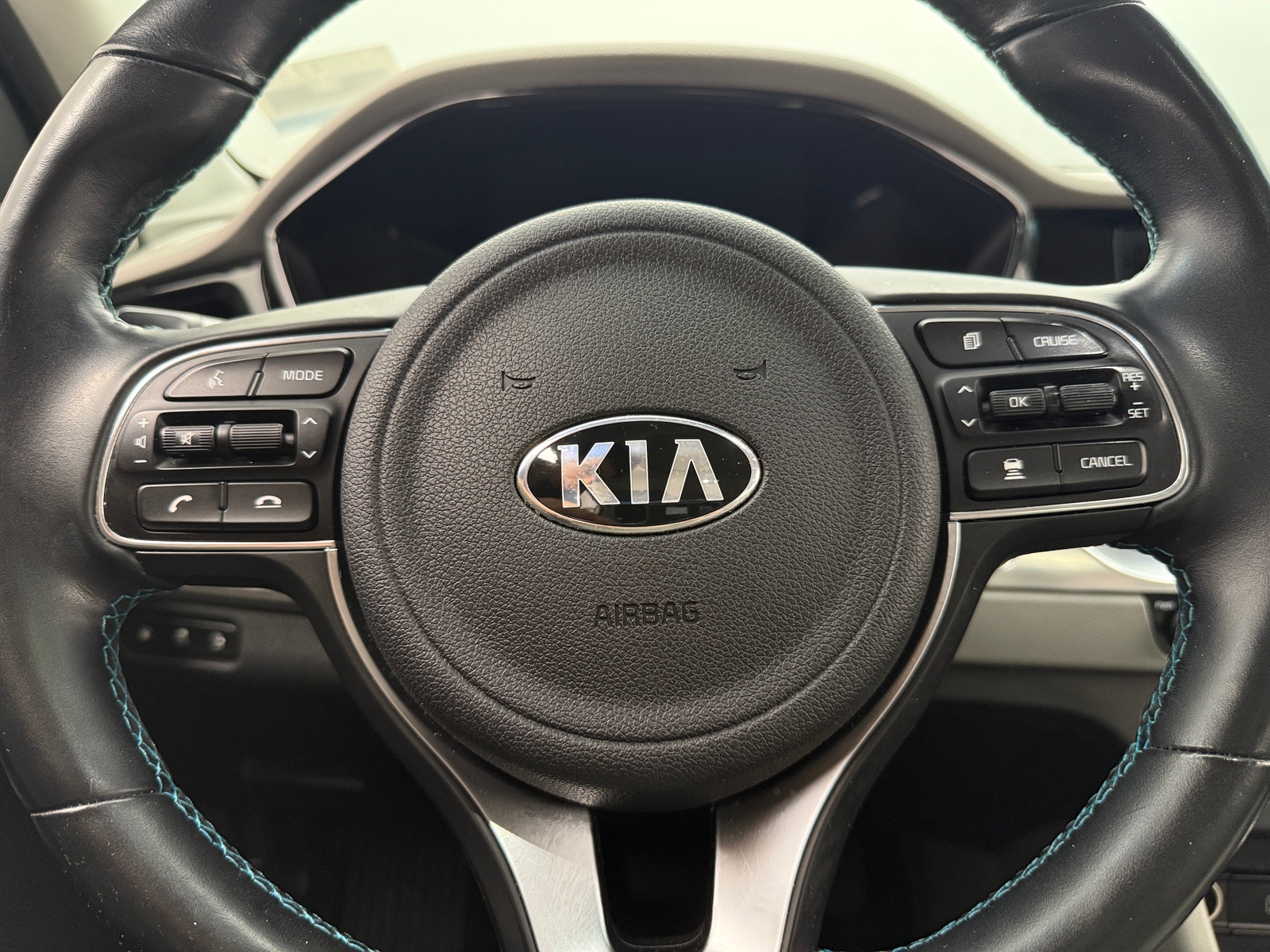 Thumbnail: 2020 Kia Niro - 4