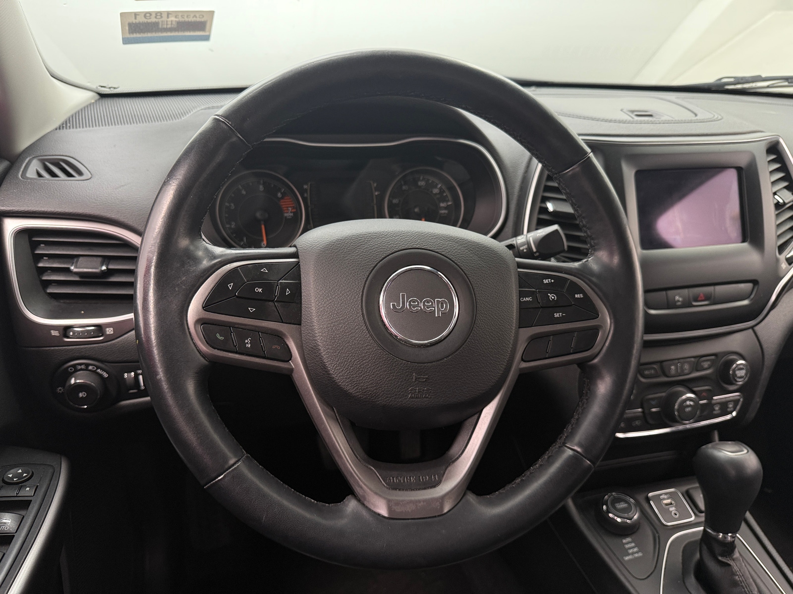 Thumbnail: 2019 Jeep Cherokee - 5