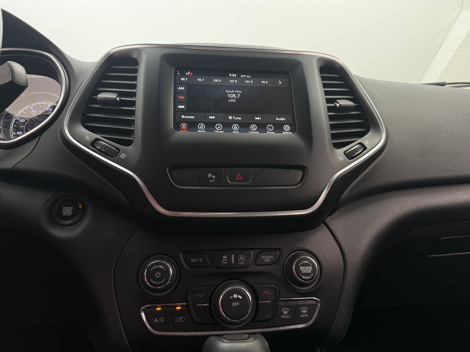 Thumbnail: 2019 Jeep Cherokee - 4