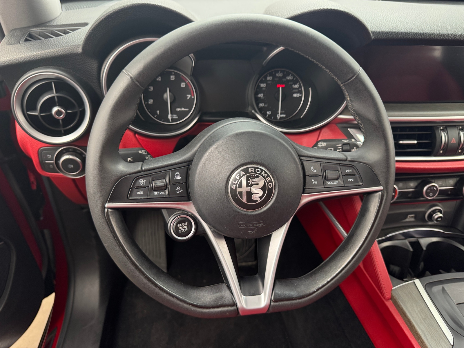 Thumbnail: 2018 Alfa Romeo Stelvio - 4