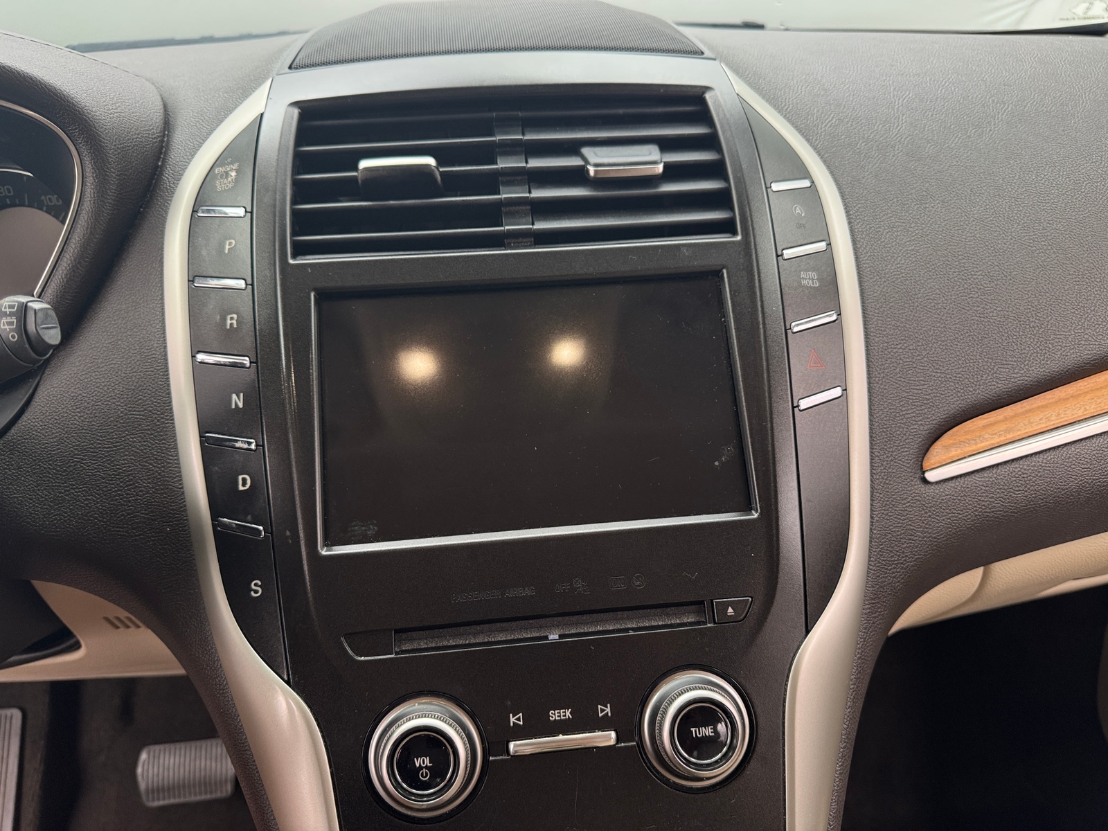 Thumbnail: 2019 Lincoln MKC - 3