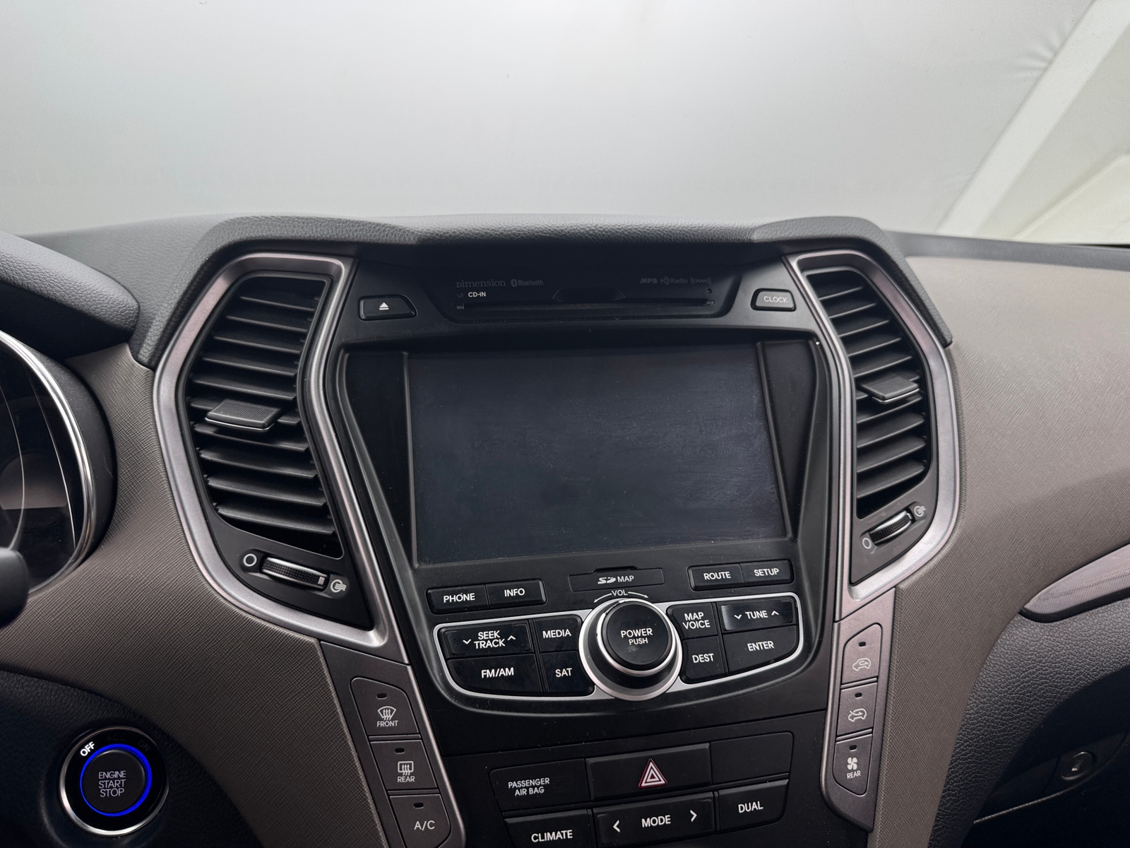 Thumbnail: 2015 Hyundai Santa Fe - 3