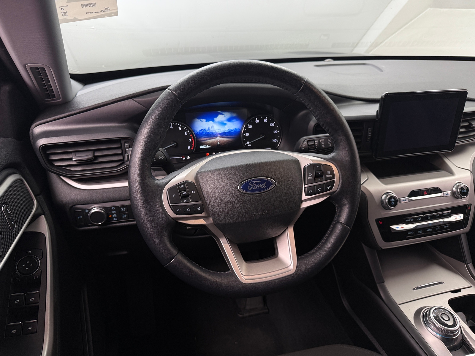 Thumbnail: 2022 Ford Explorer - 5