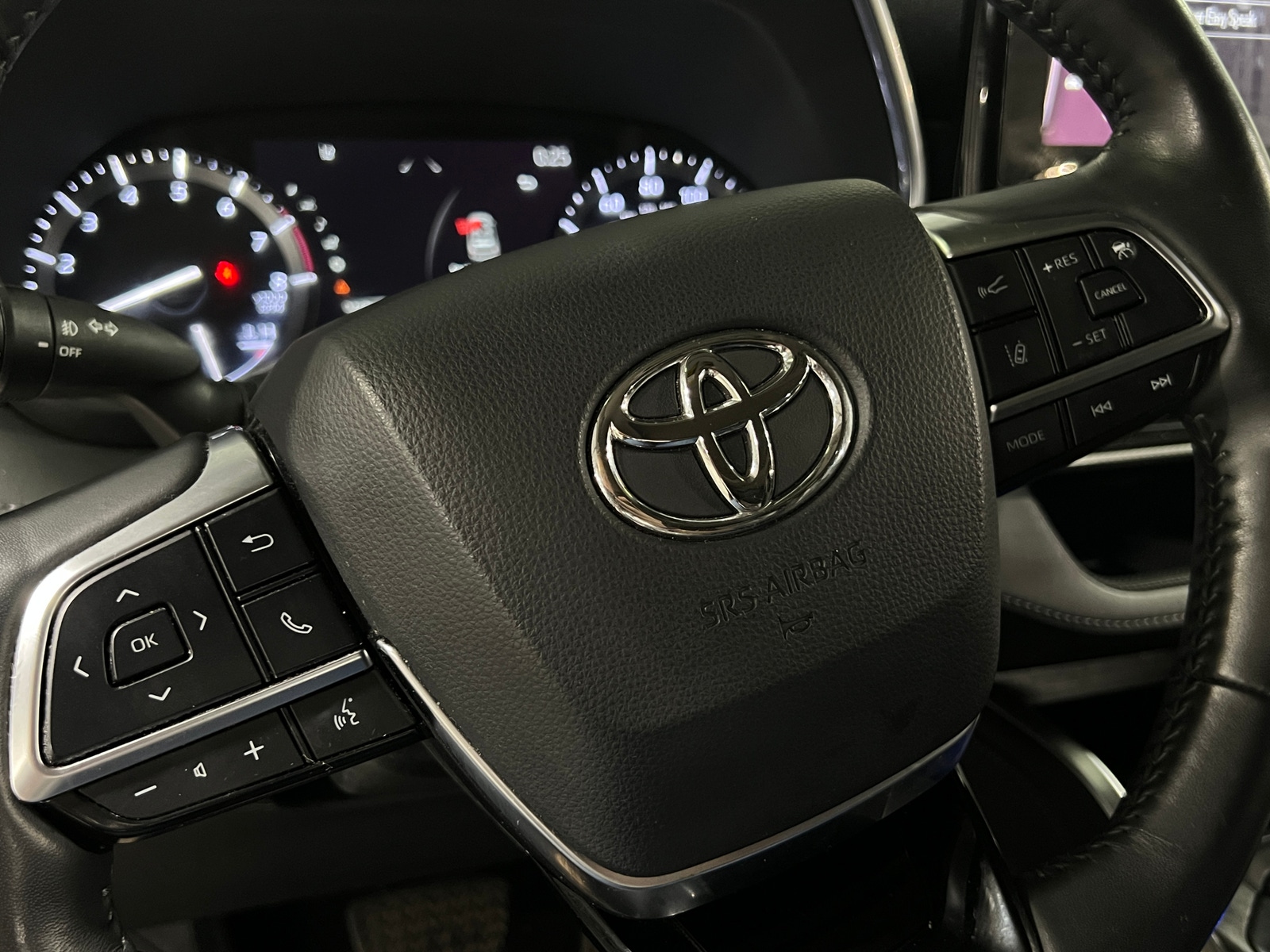 Thumbnail: 2021 Toyota Highlander - 4