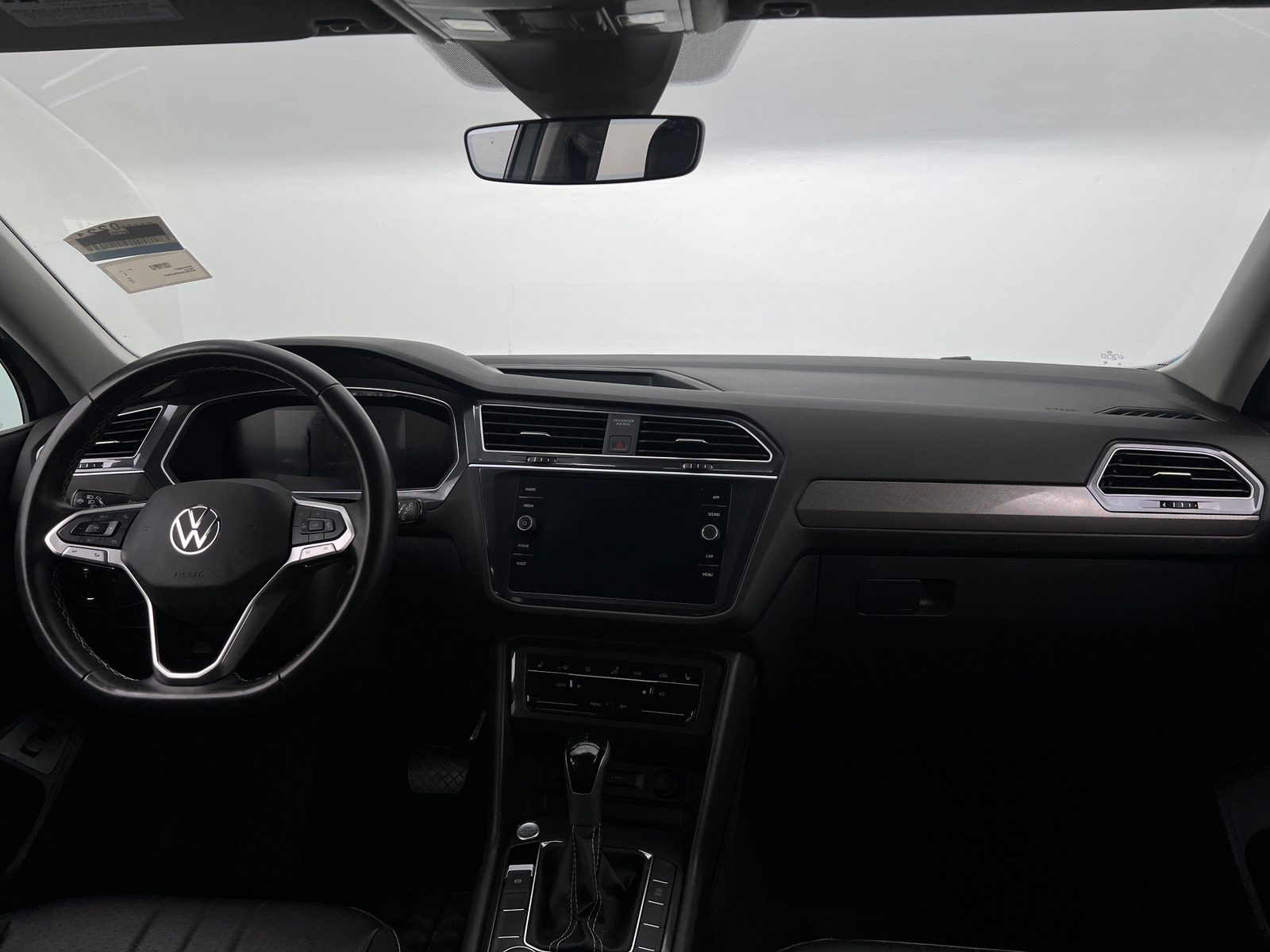Thumbnail: 2024 Volkswagen Tiguan - 2
