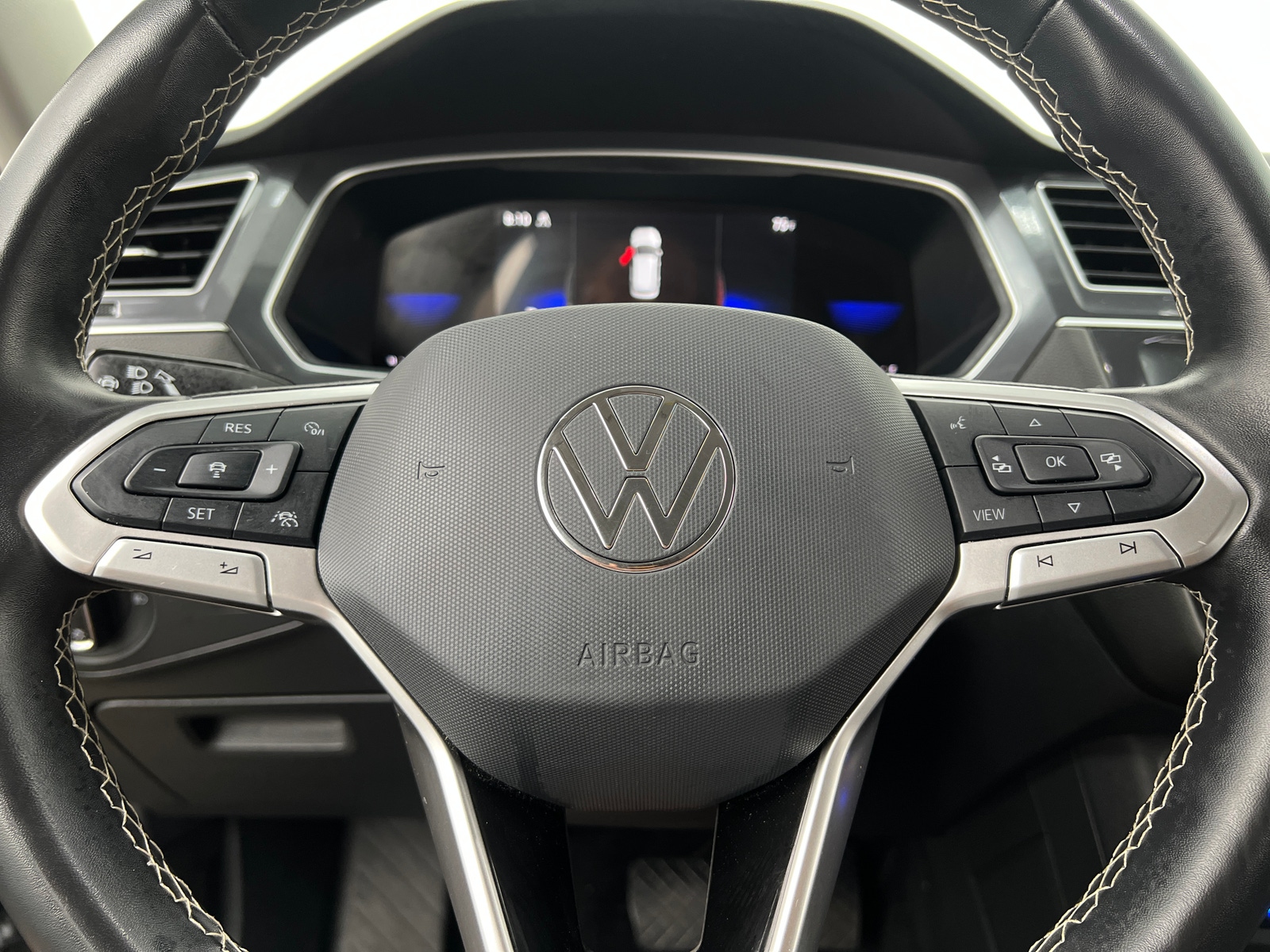 Thumbnail: 2024 Volkswagen Tiguan - 4