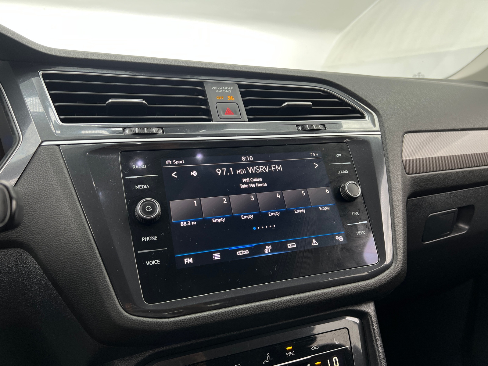 Thumbnail: 2024 Volkswagen Tiguan - 3