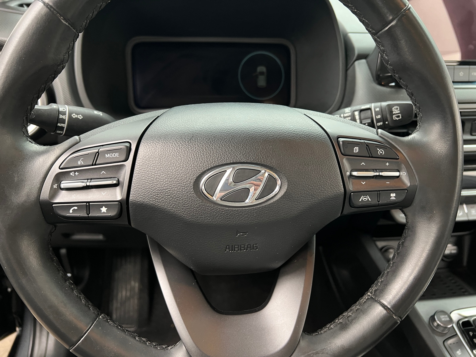 Thumbnail: 2022 Hyundai Kona - 4